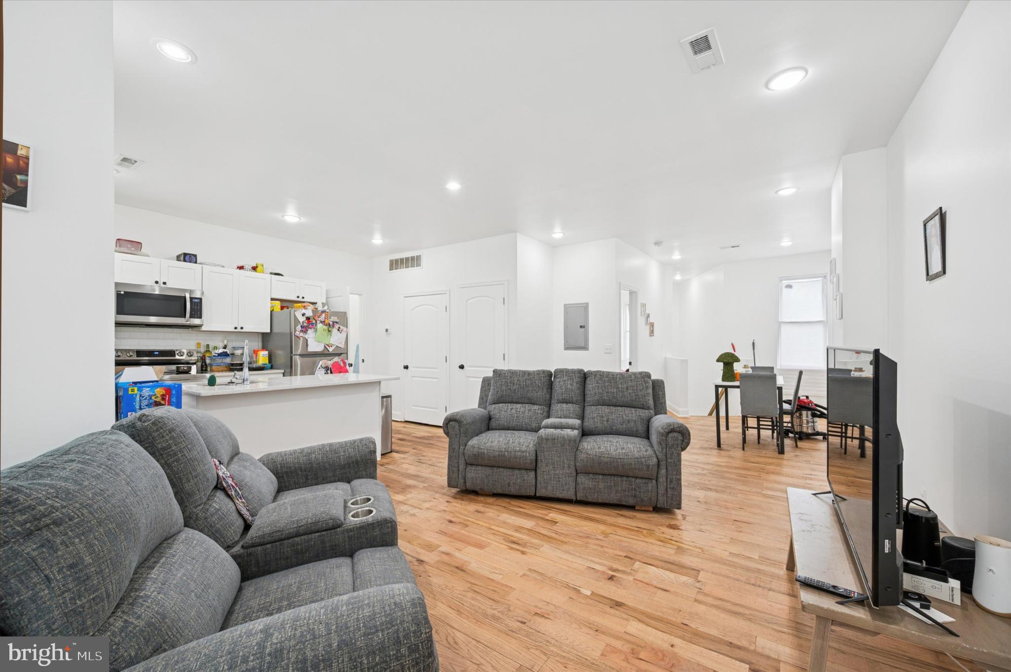 6006 HAVERFORD AVENUE 6008