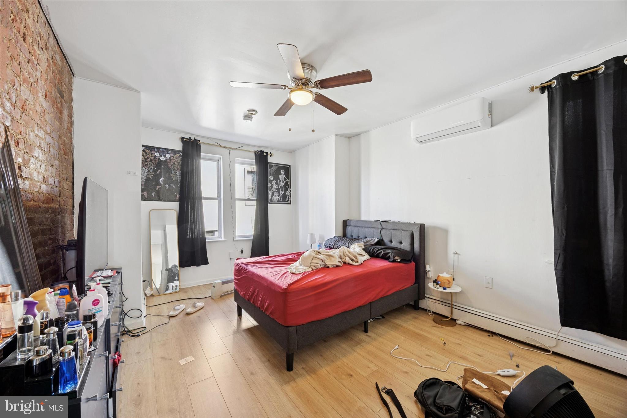 2343 E SOMERSET STREET