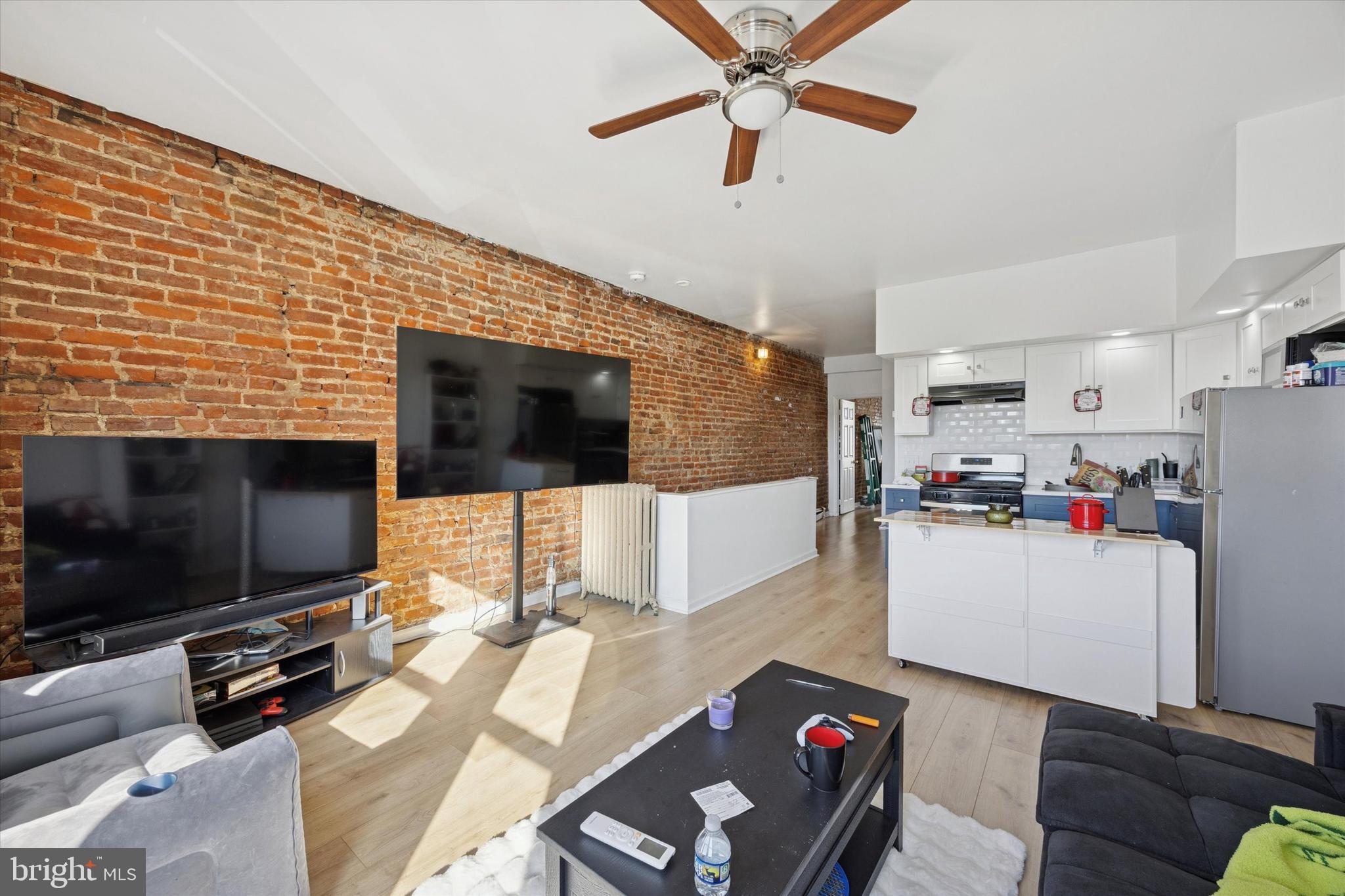 2343 E SOMERSET STREET