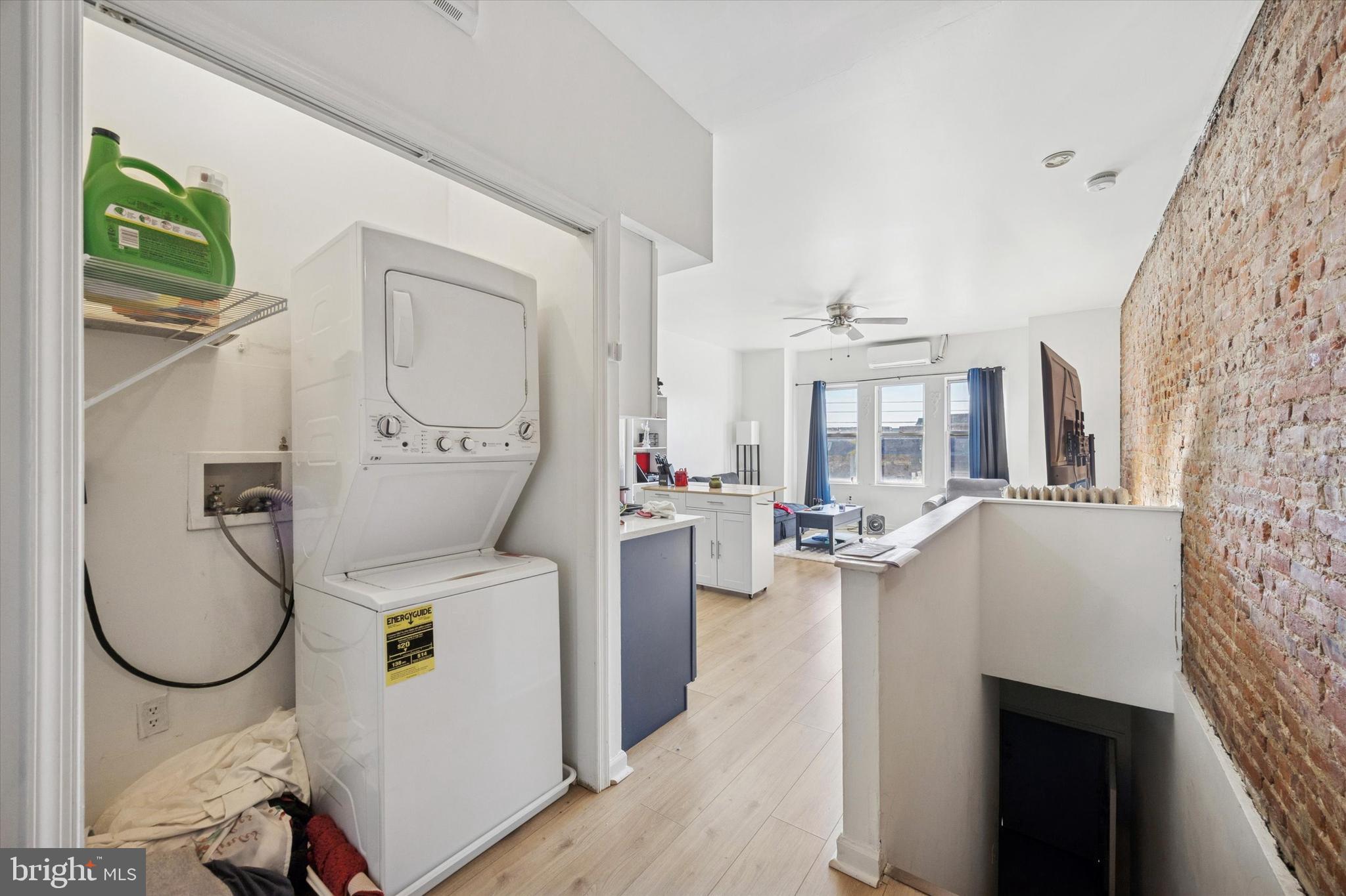 2343 E SOMERSET STREET