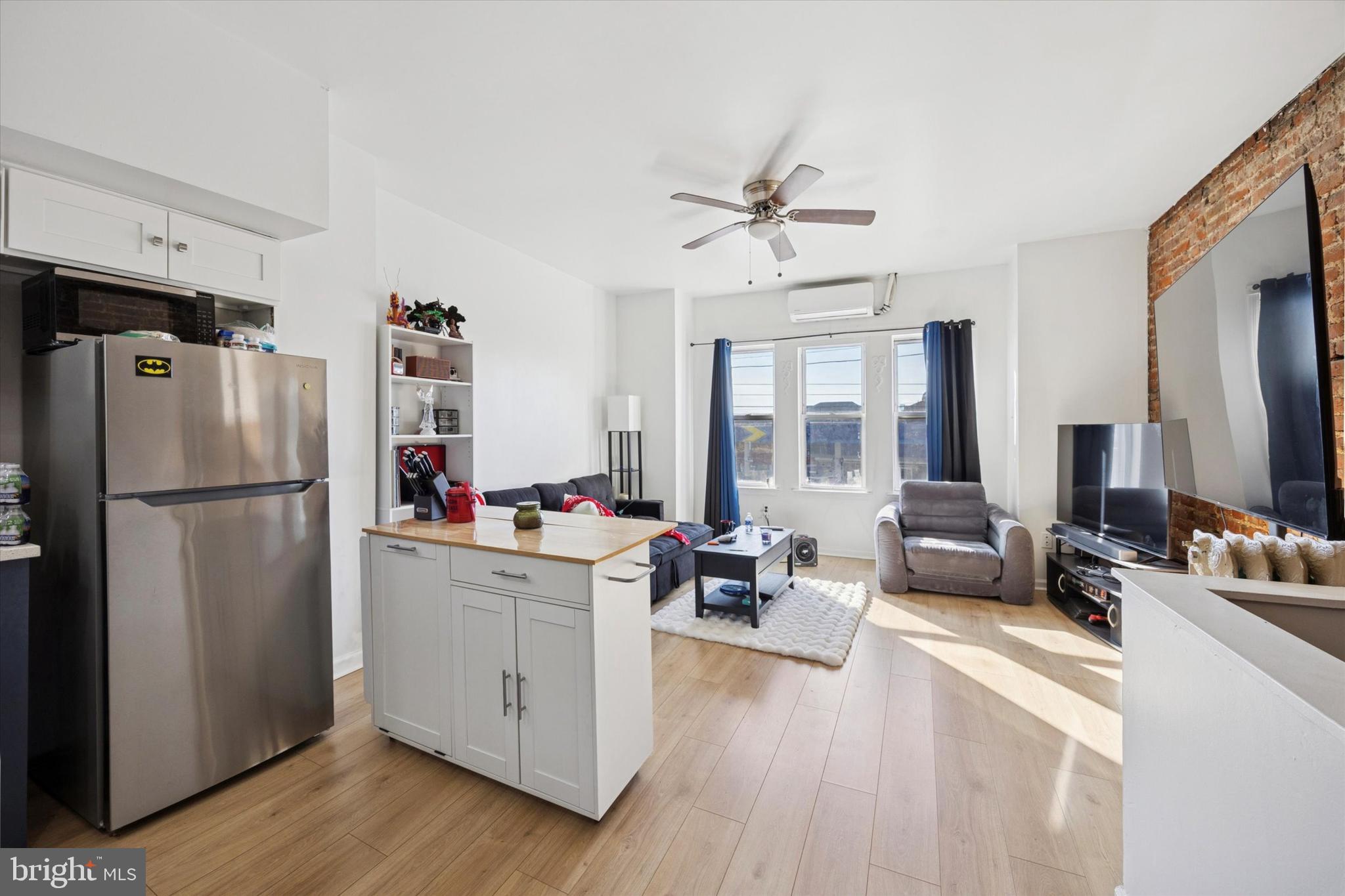 2343 E SOMERSET STREET