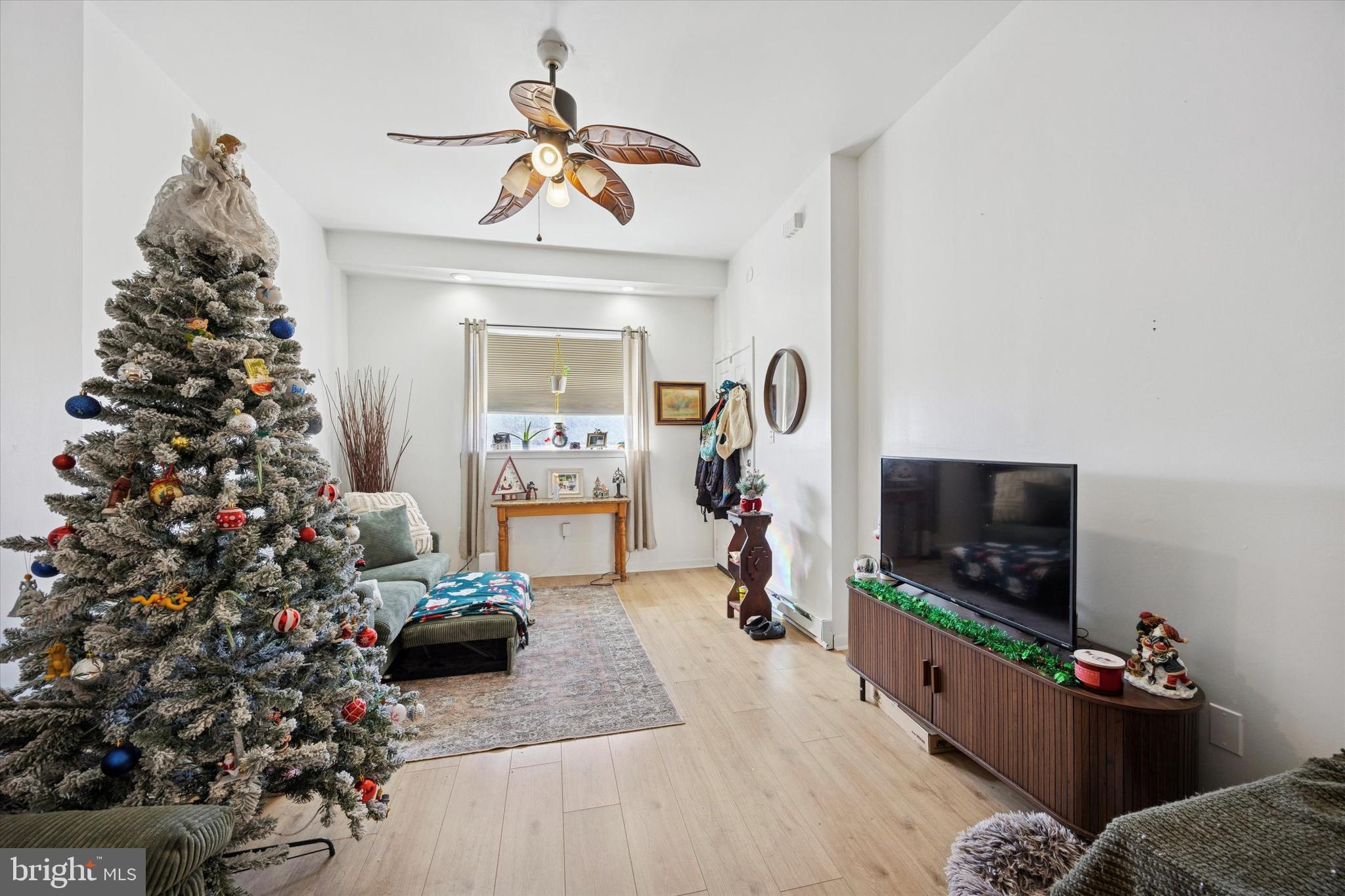 2343 E SOMERSET STREET