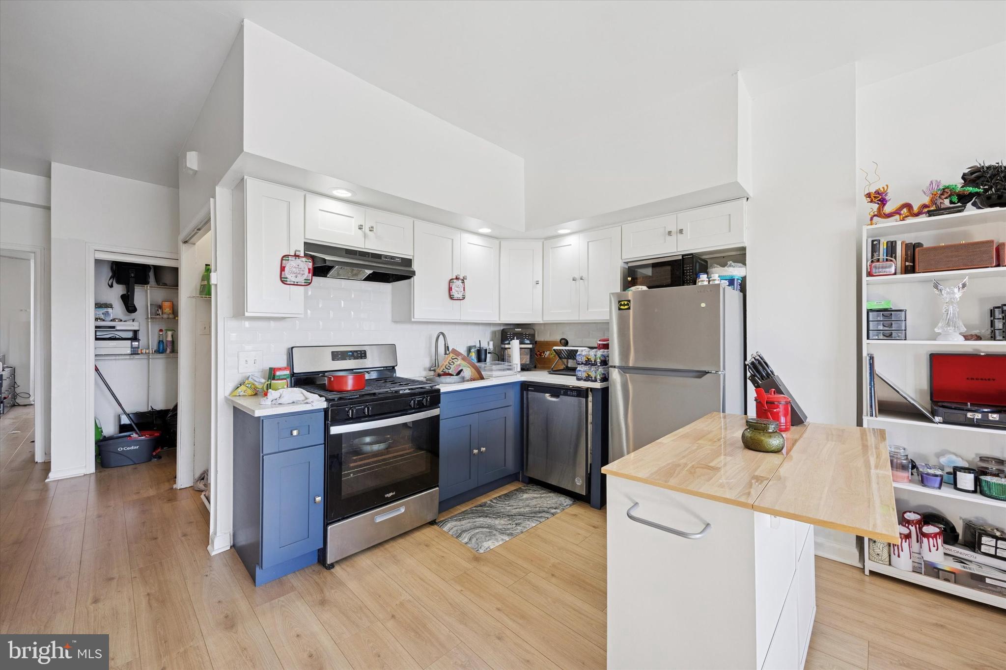 2343 E SOMERSET STREET