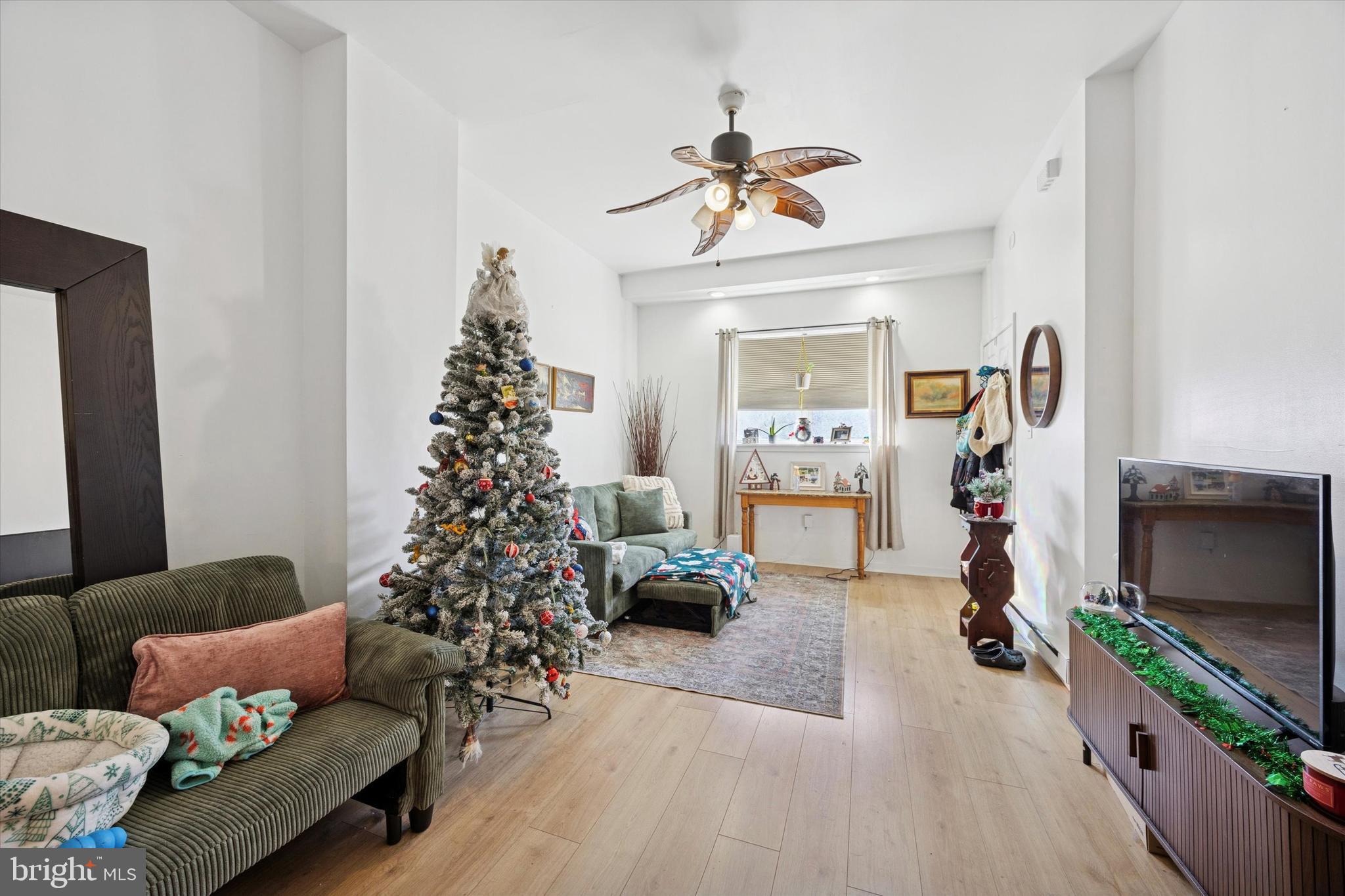 2343 E SOMERSET STREET