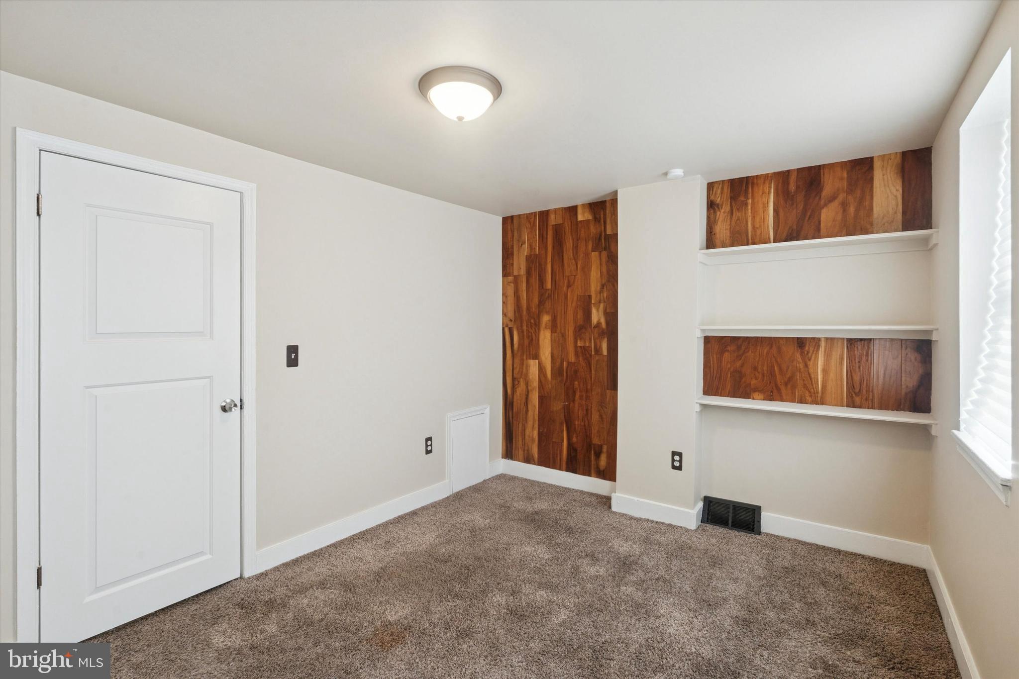 407 E CAMBRIA STREET