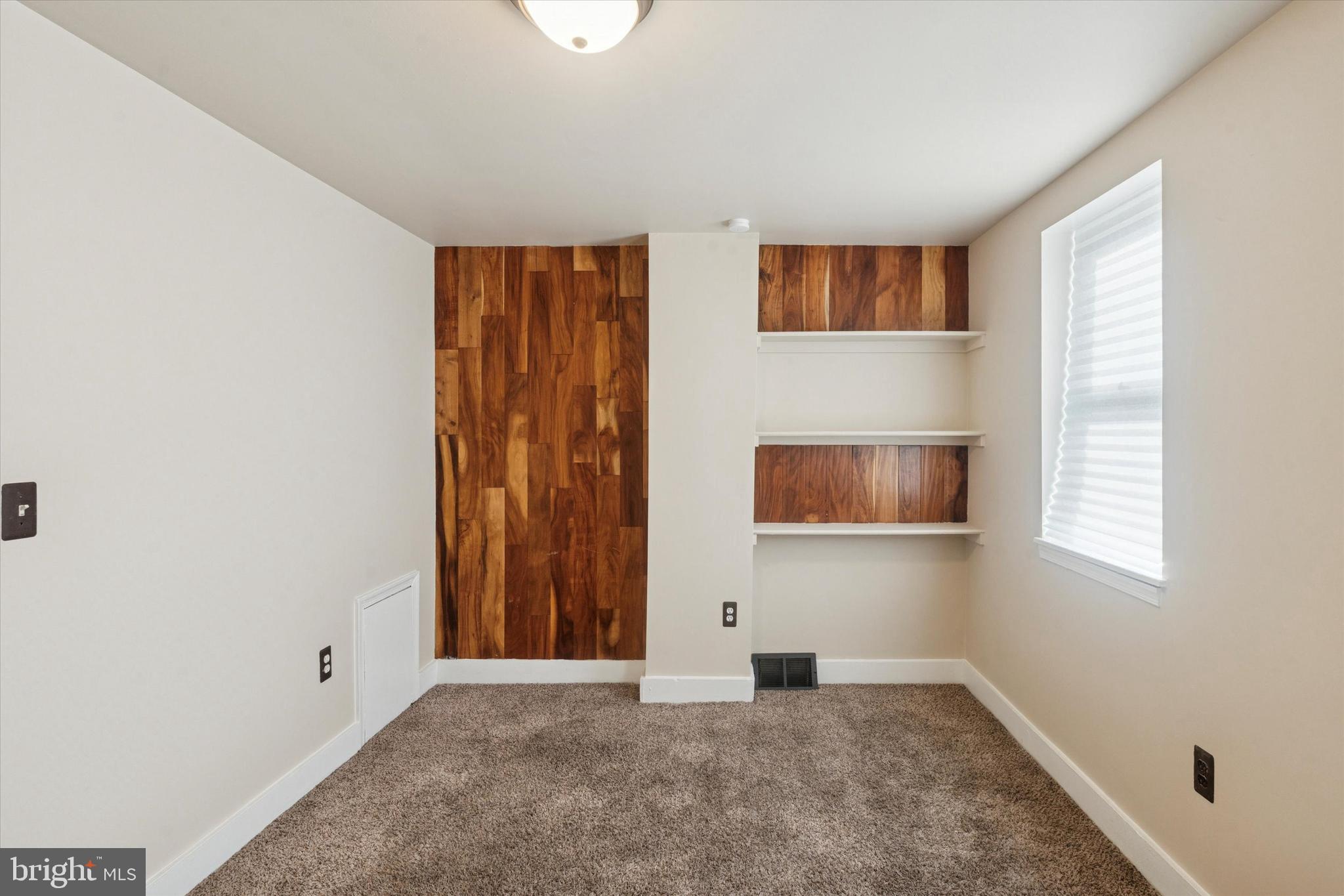 407 E CAMBRIA STREET