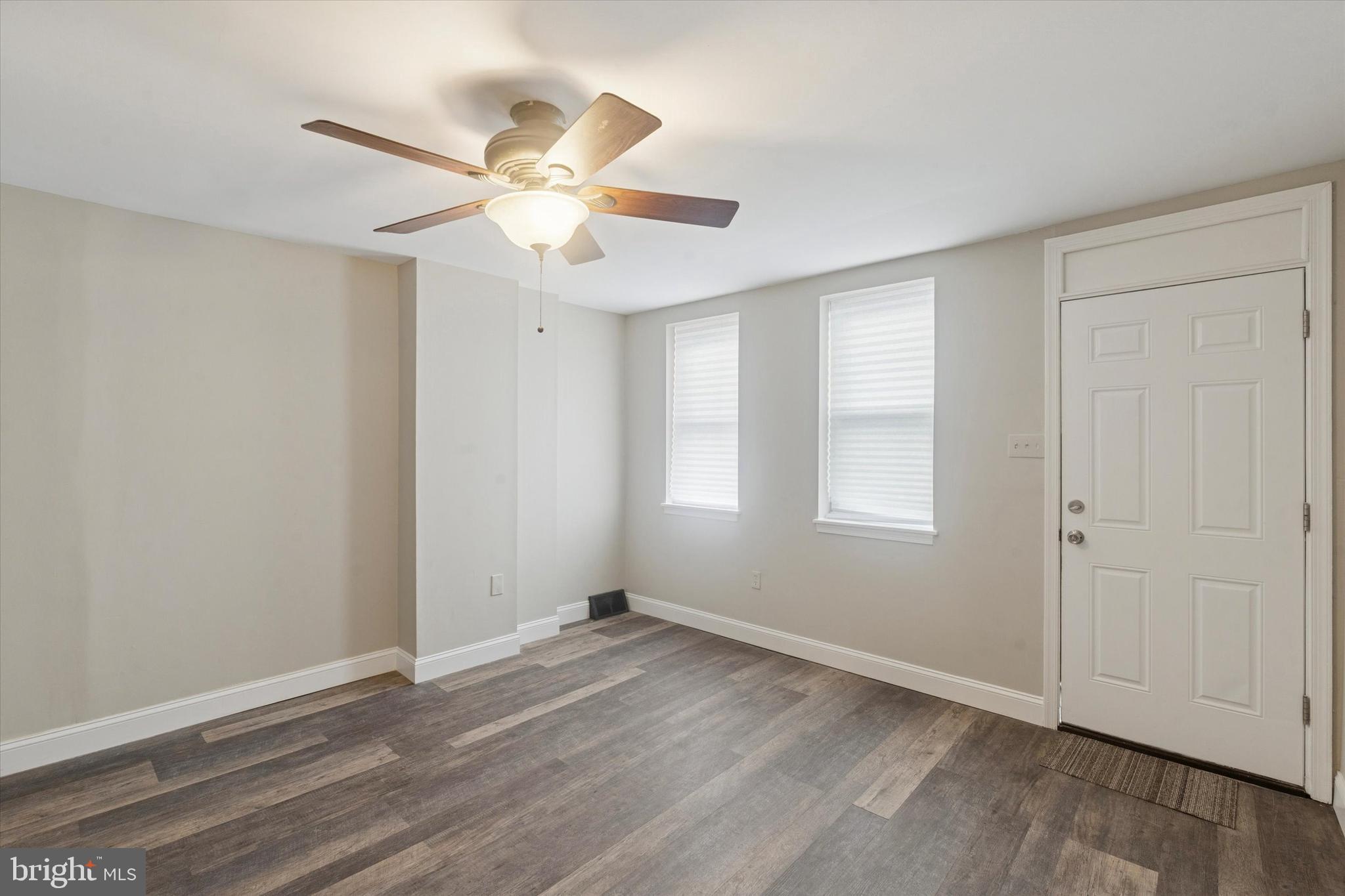 407 E CAMBRIA STREET