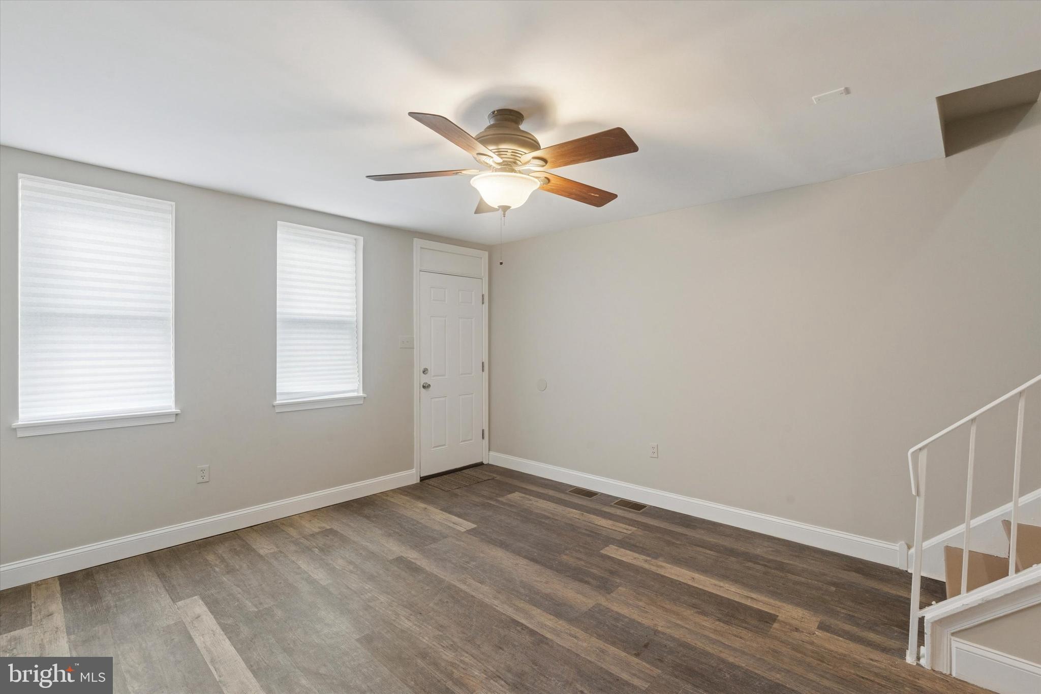 407 E CAMBRIA STREET