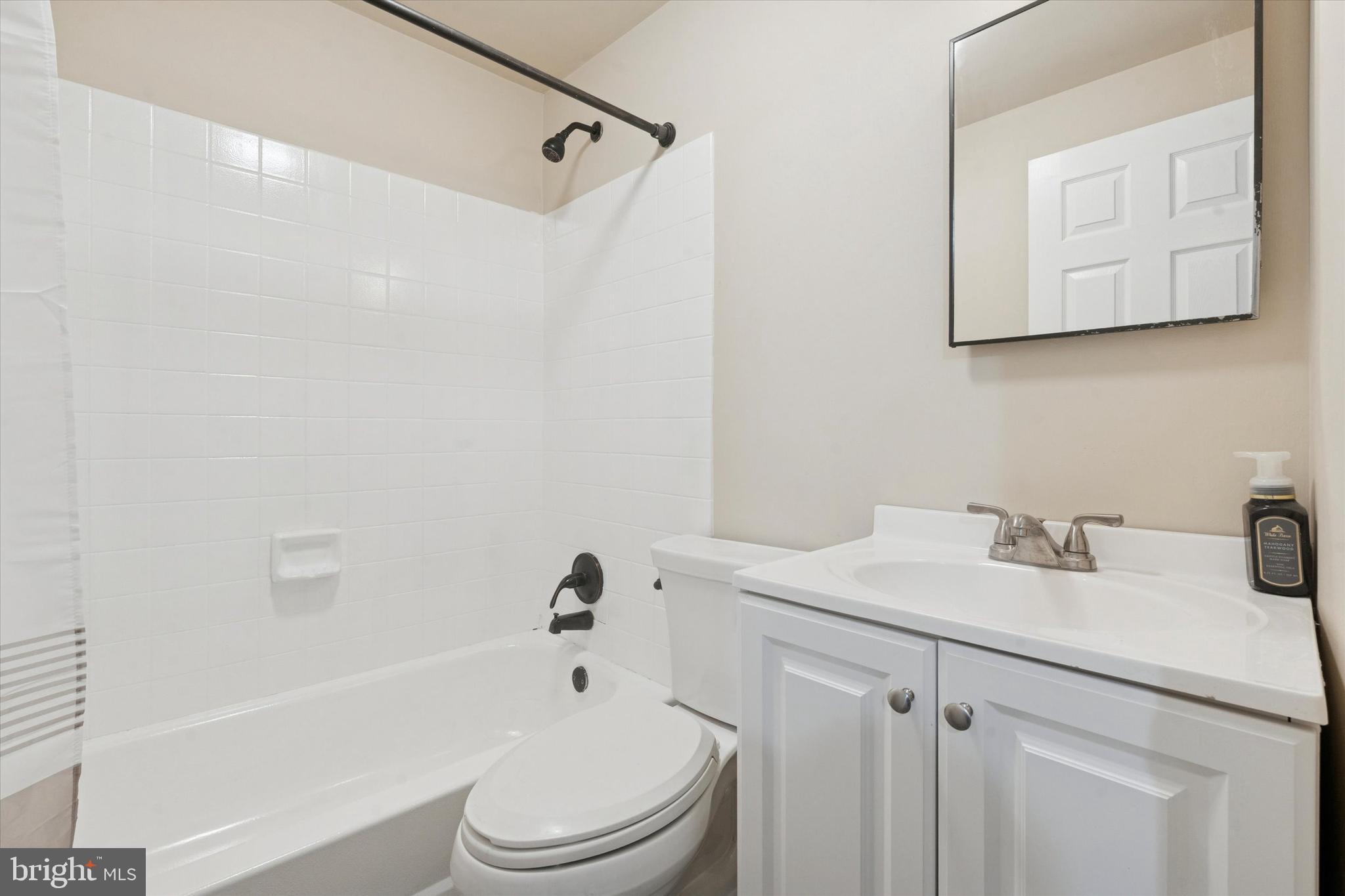 407 E CAMBRIA STREET