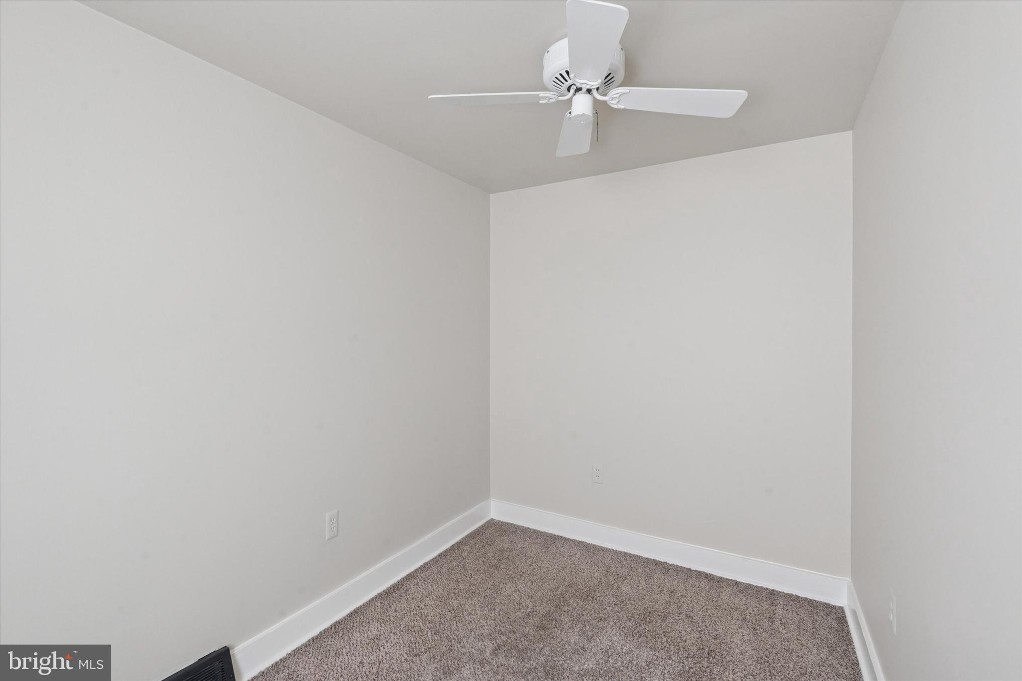 407 E CAMBRIA STREET