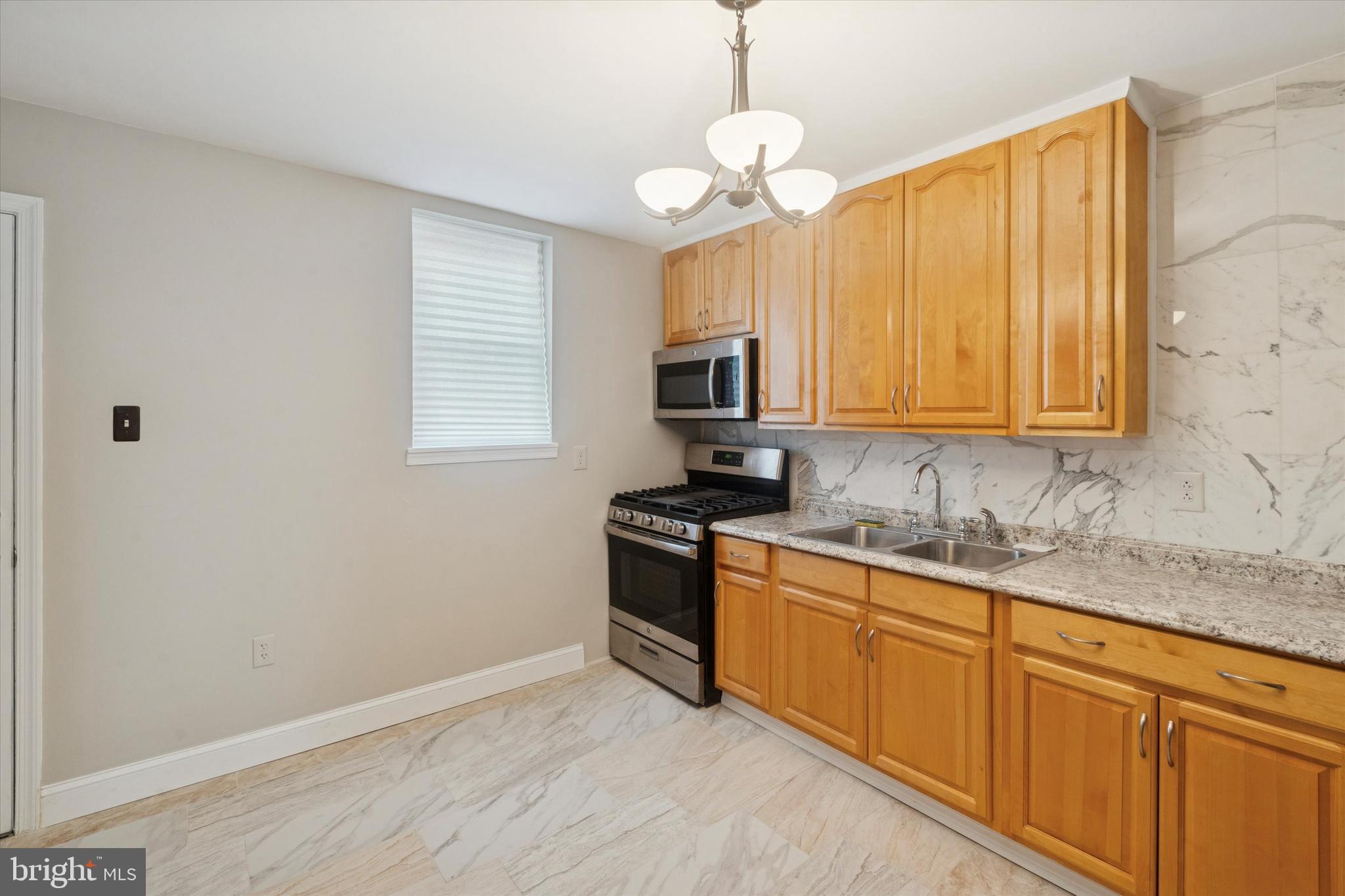 407 E CAMBRIA STREET