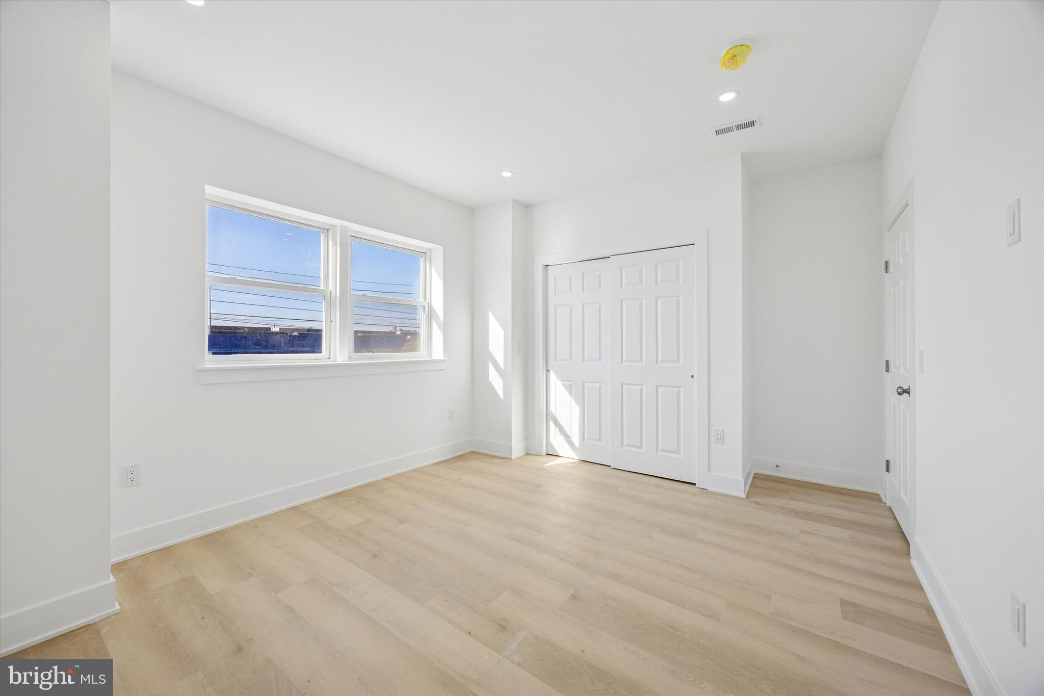 2345-47 E SOMERSET STREET