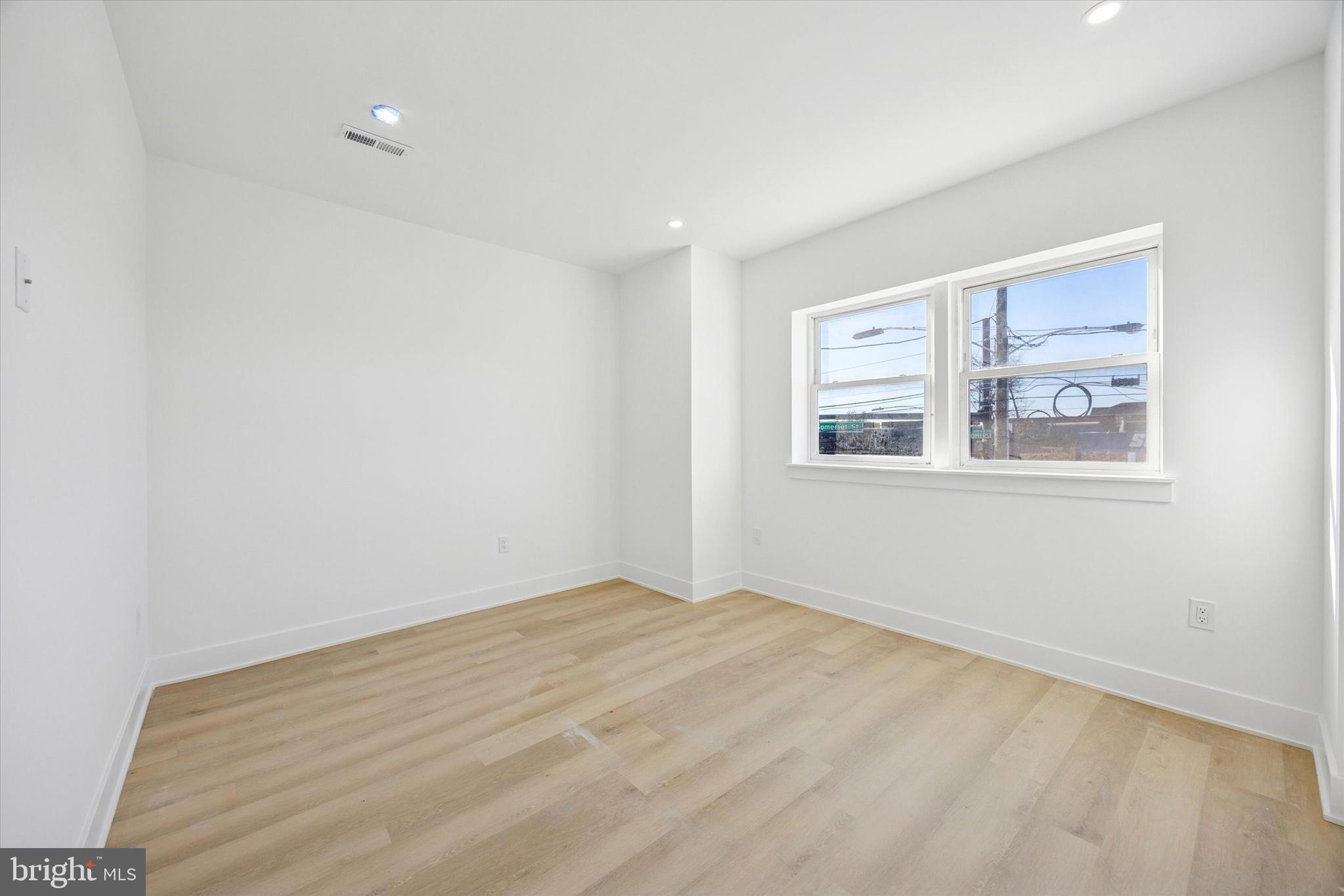 2345-47 E SOMERSET STREET