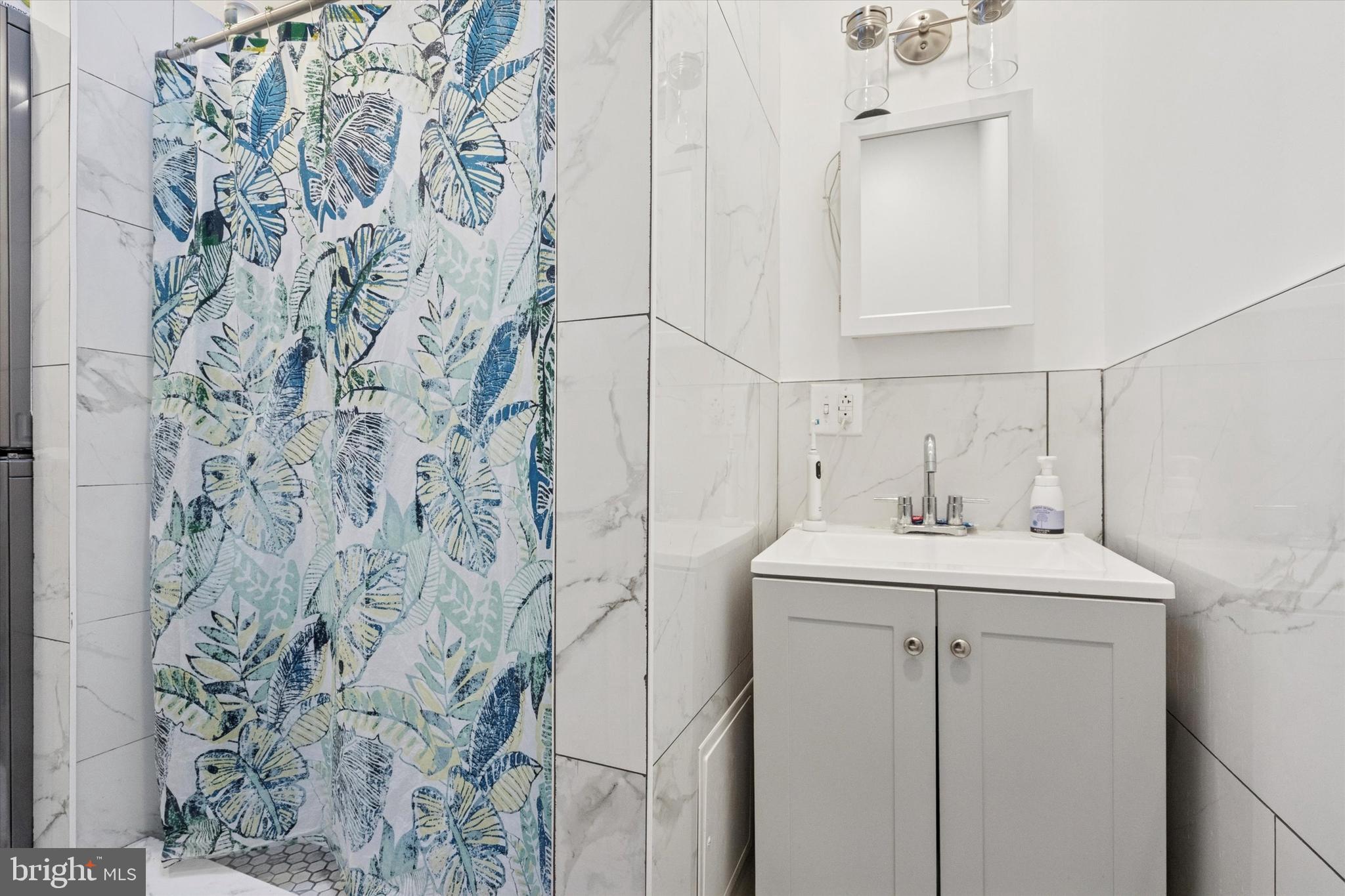 2345-47 E SOMERSET STREET