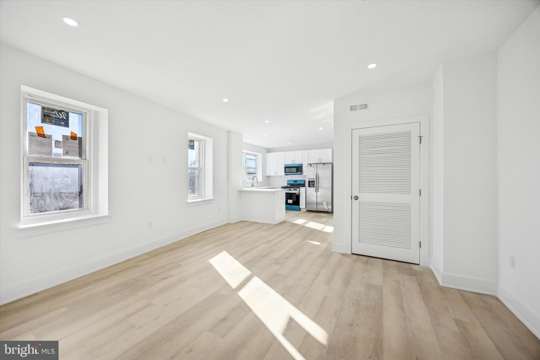 2345-47 E SOMERSET STREET