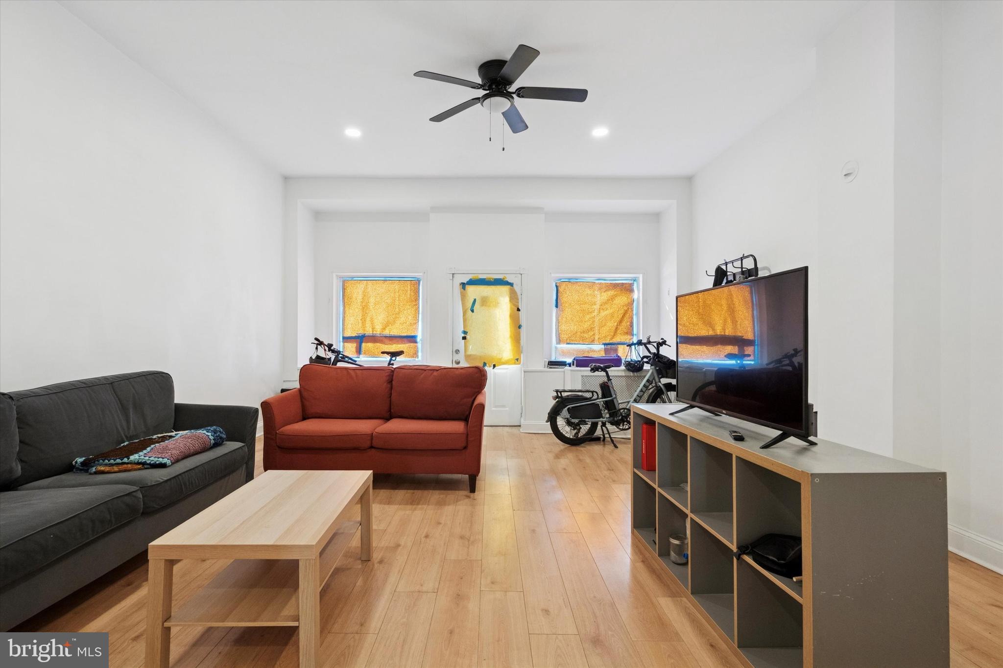 2345-47 E SOMERSET STREET