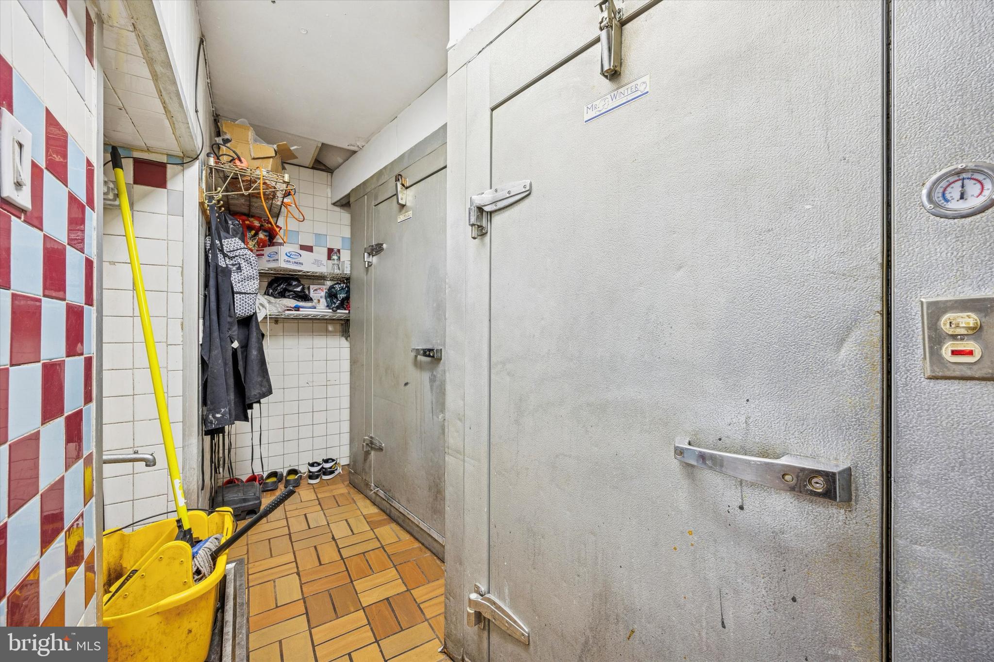 2345-47 E SOMERSET STREET