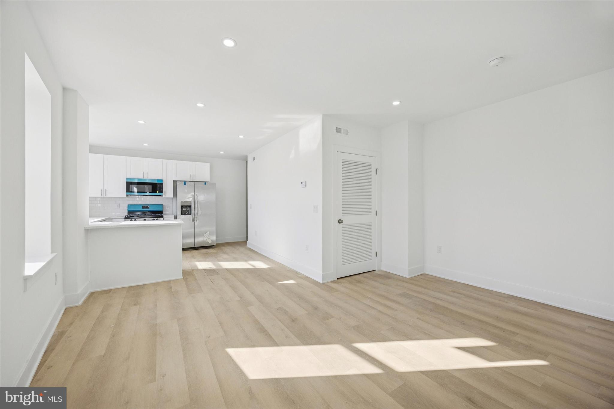 2345-47 E SOMERSET STREET