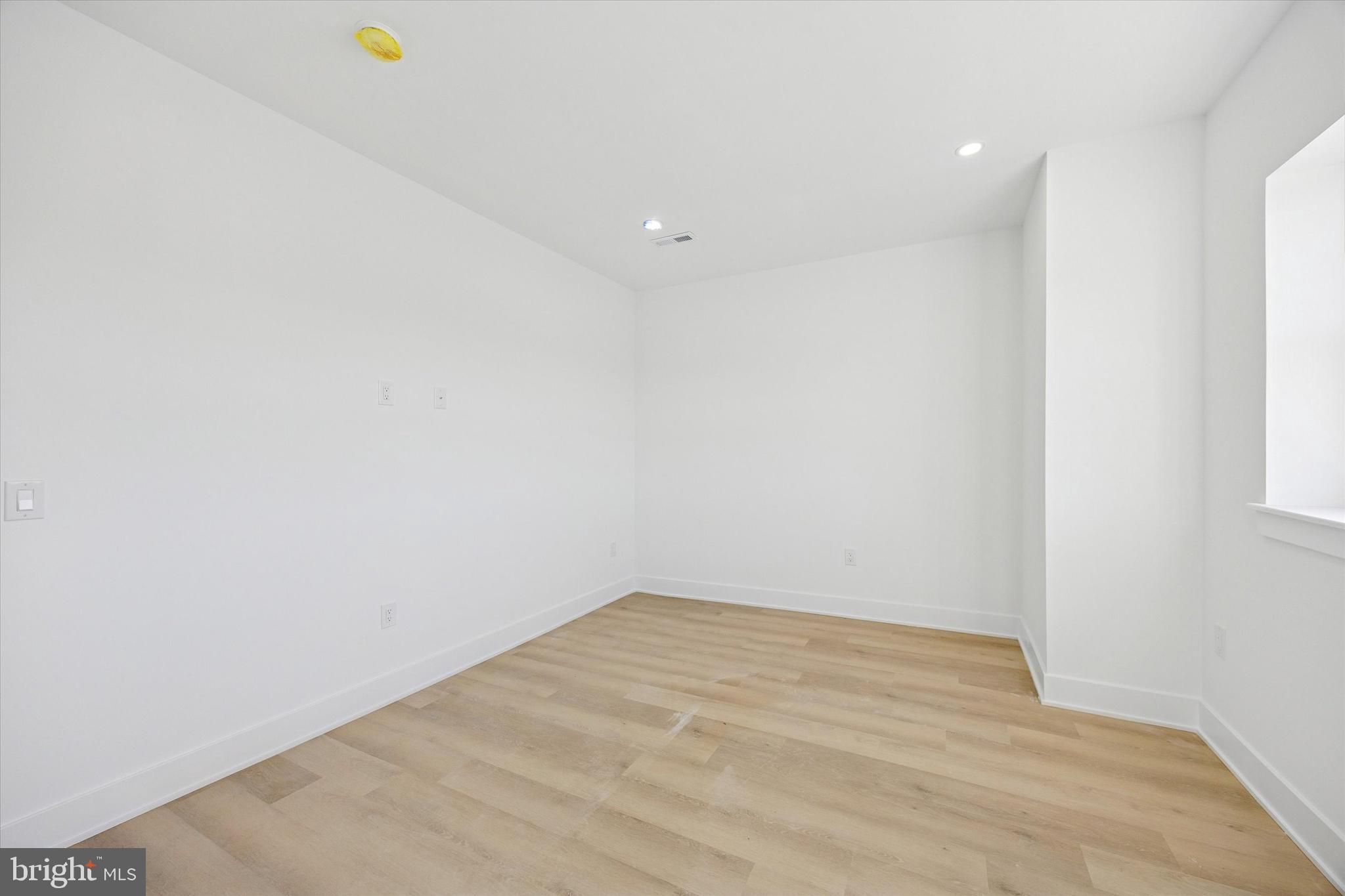 2345-47 E SOMERSET STREET