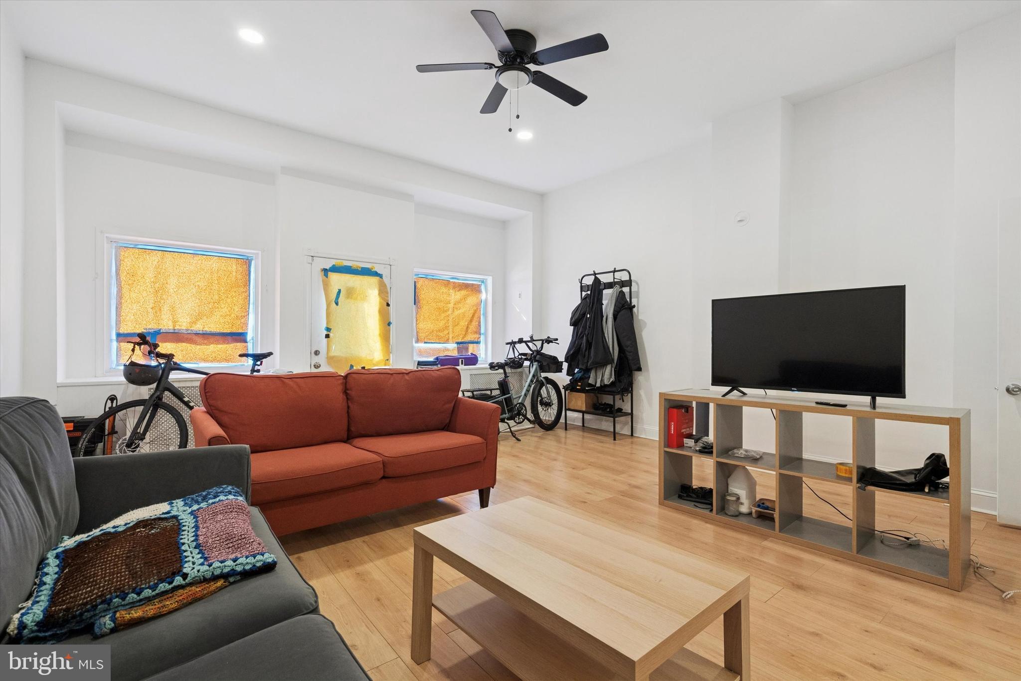 2345-47 E SOMERSET STREET