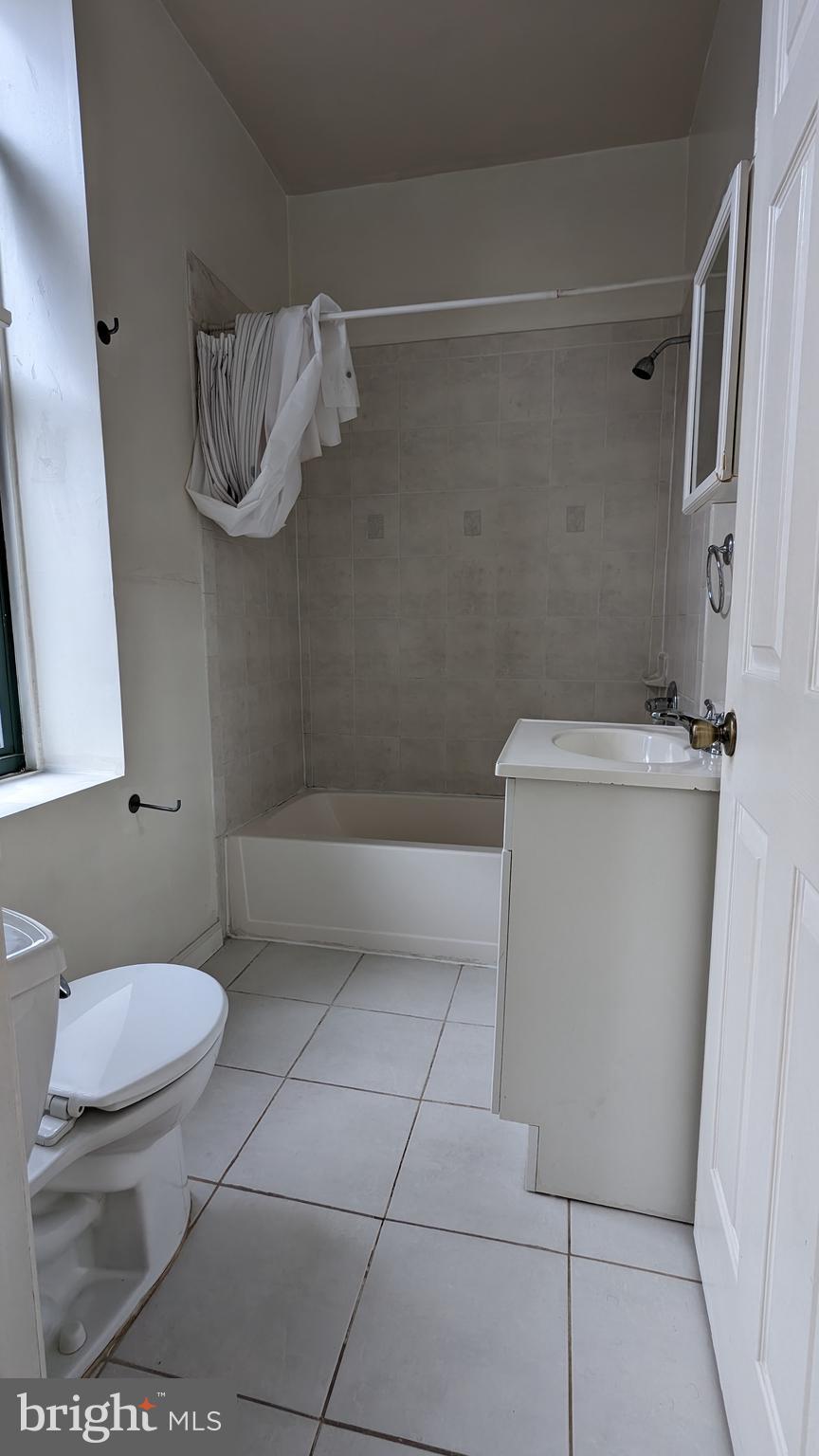 2362 N FRONT STREET 2