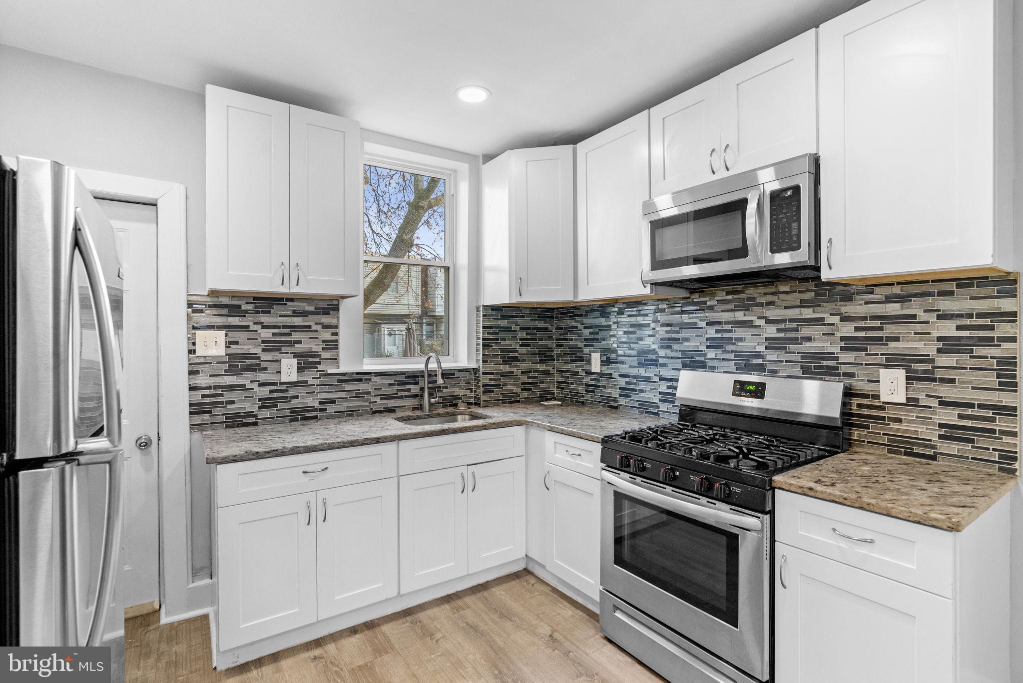 6247 N WOODSTOCK STREET