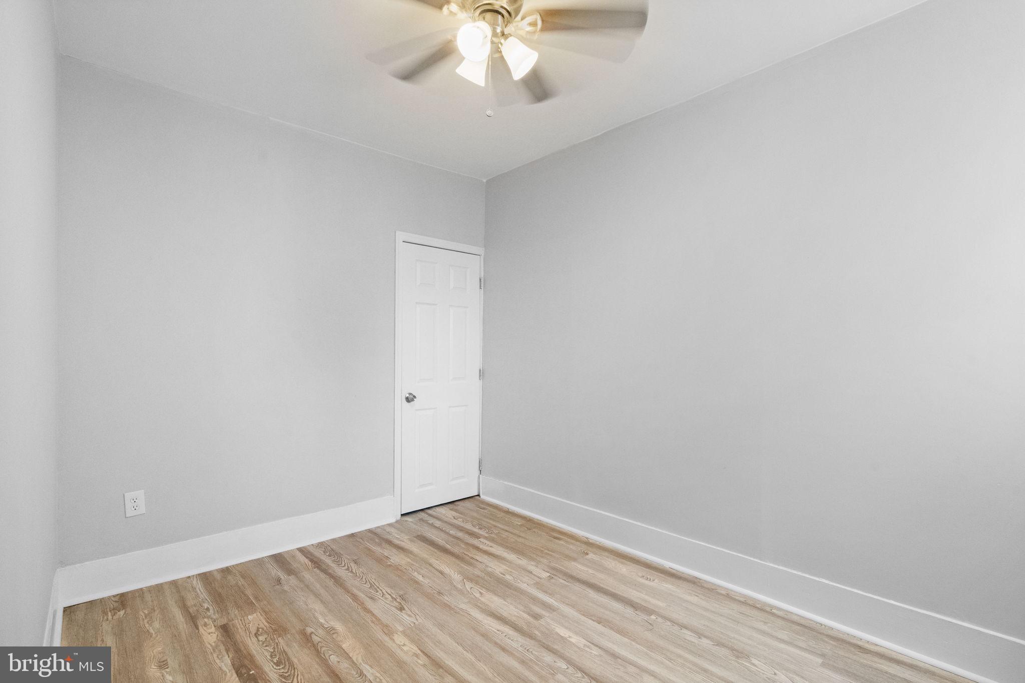 6247 N WOODSTOCK STREET