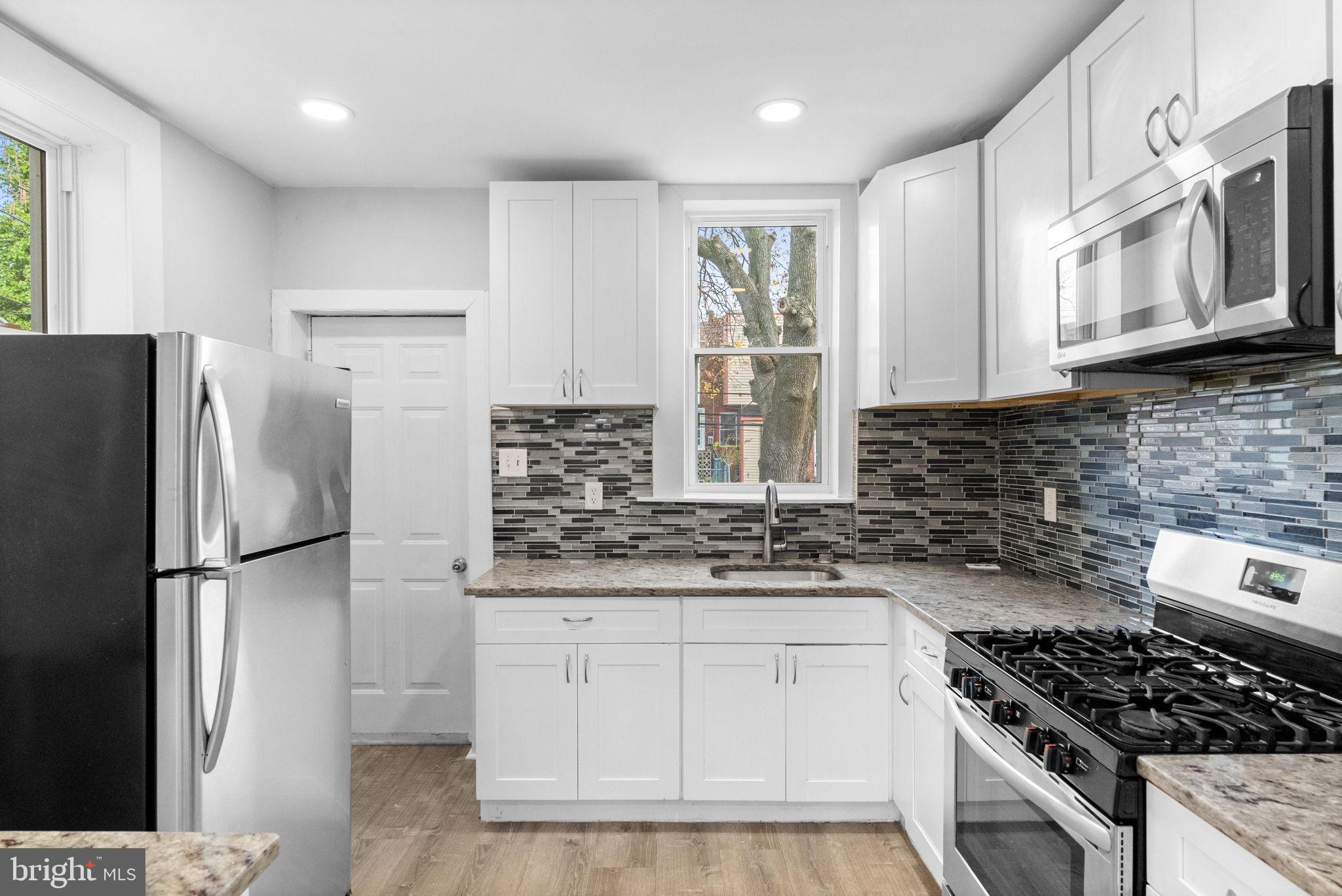 6247 N WOODSTOCK STREET