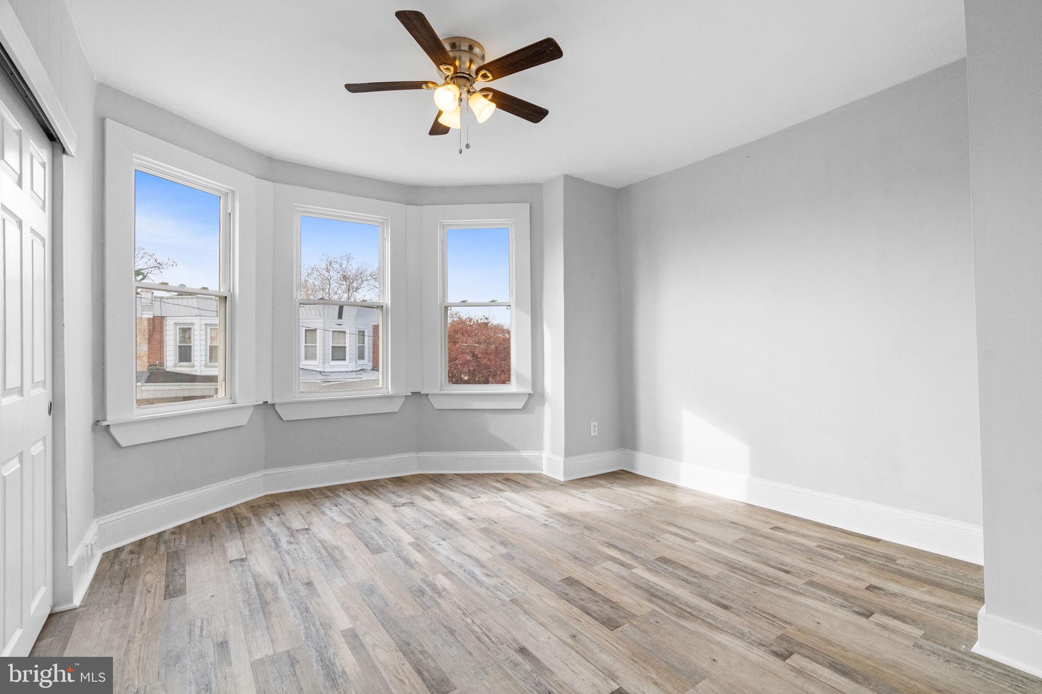 6247 N WOODSTOCK STREET