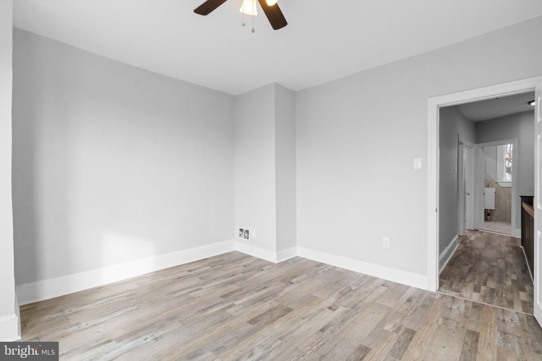 6247 N WOODSTOCK STREET