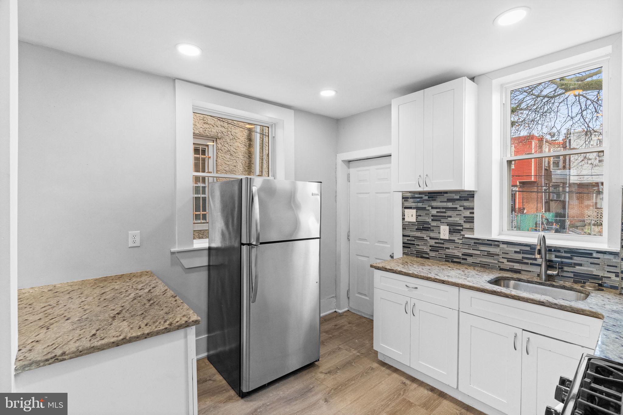 6247 N WOODSTOCK STREET