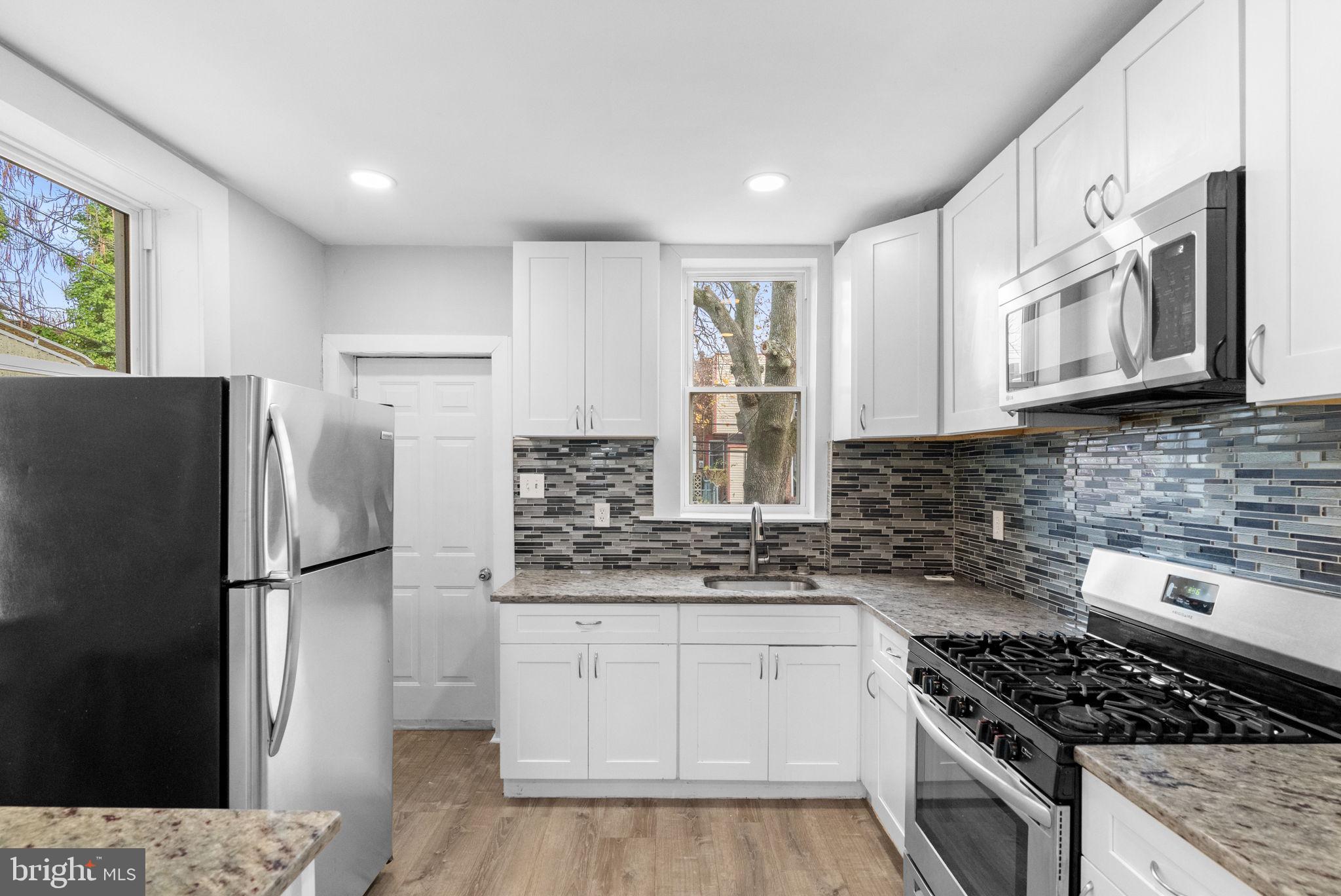 6247 N WOODSTOCK STREET