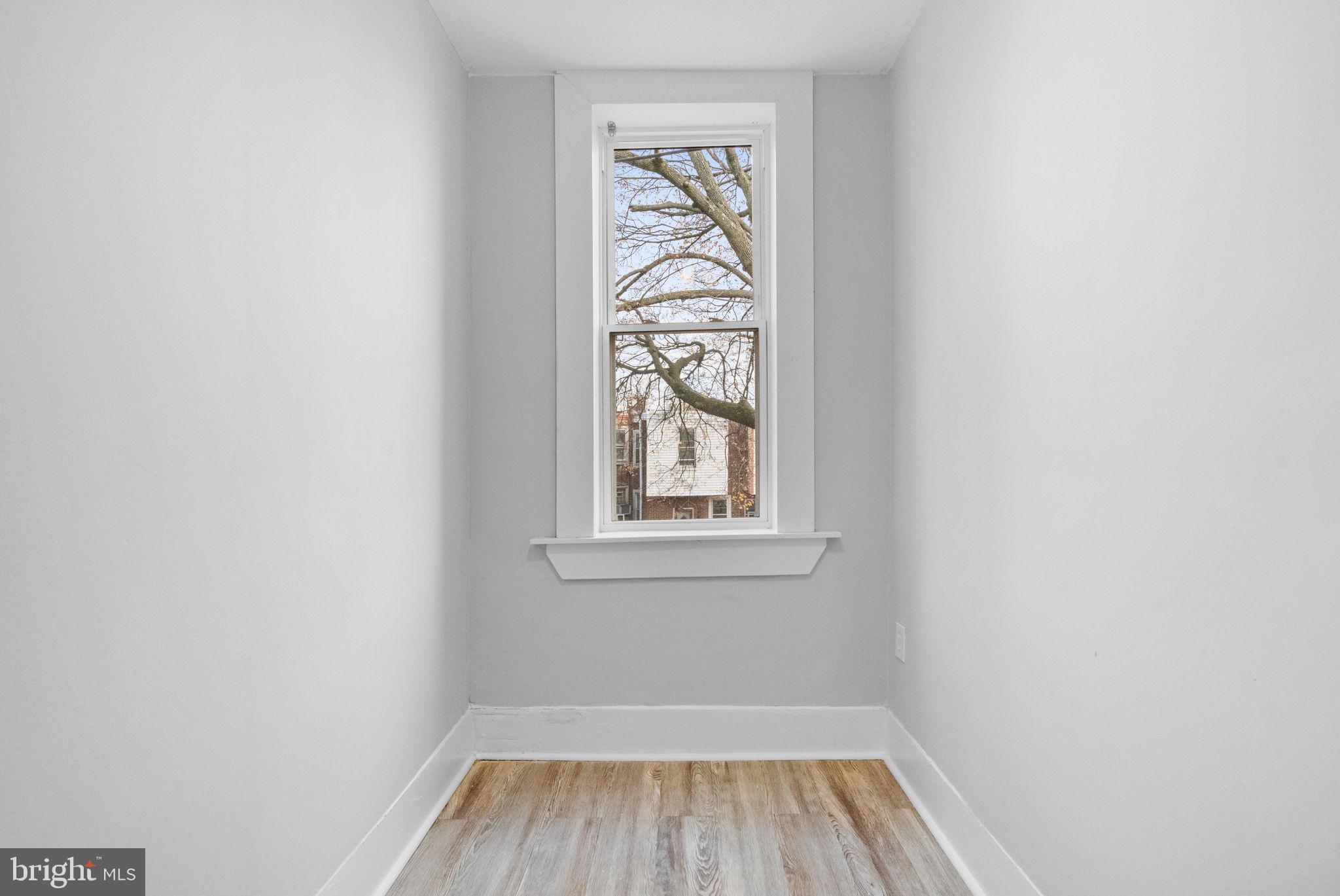 6247 N WOODSTOCK STREET