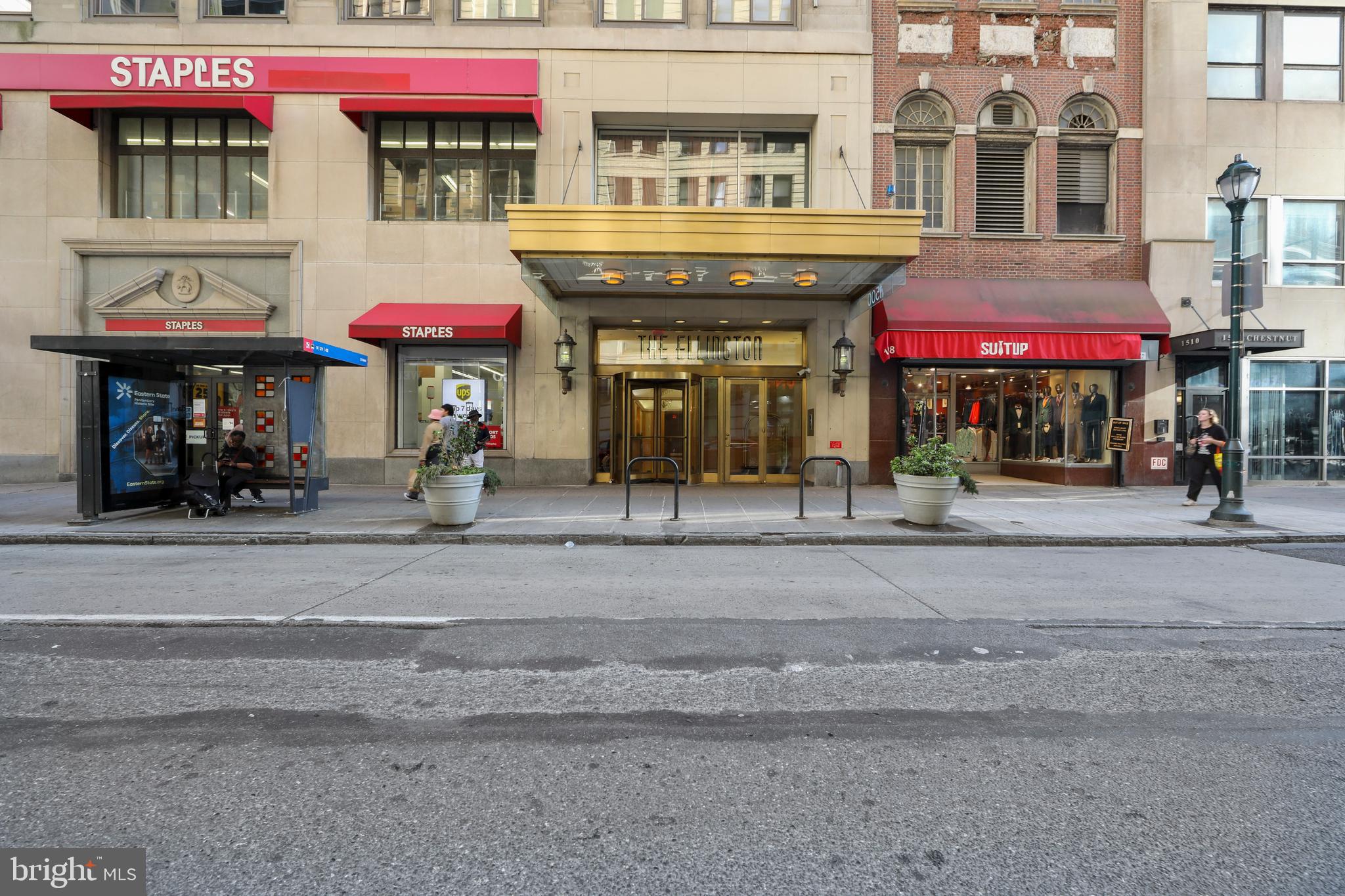 1500 CHESTNUT STREET 6D