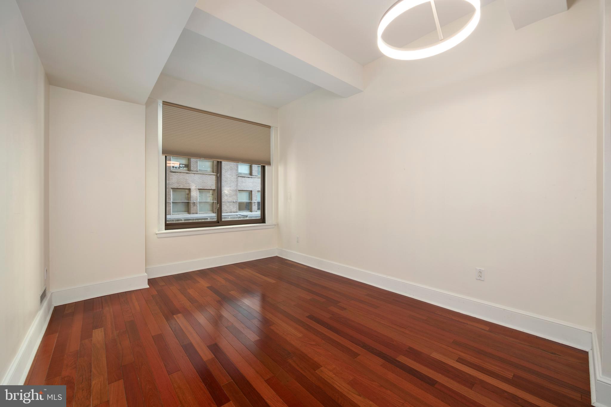 1500 CHESTNUT STREET 6D