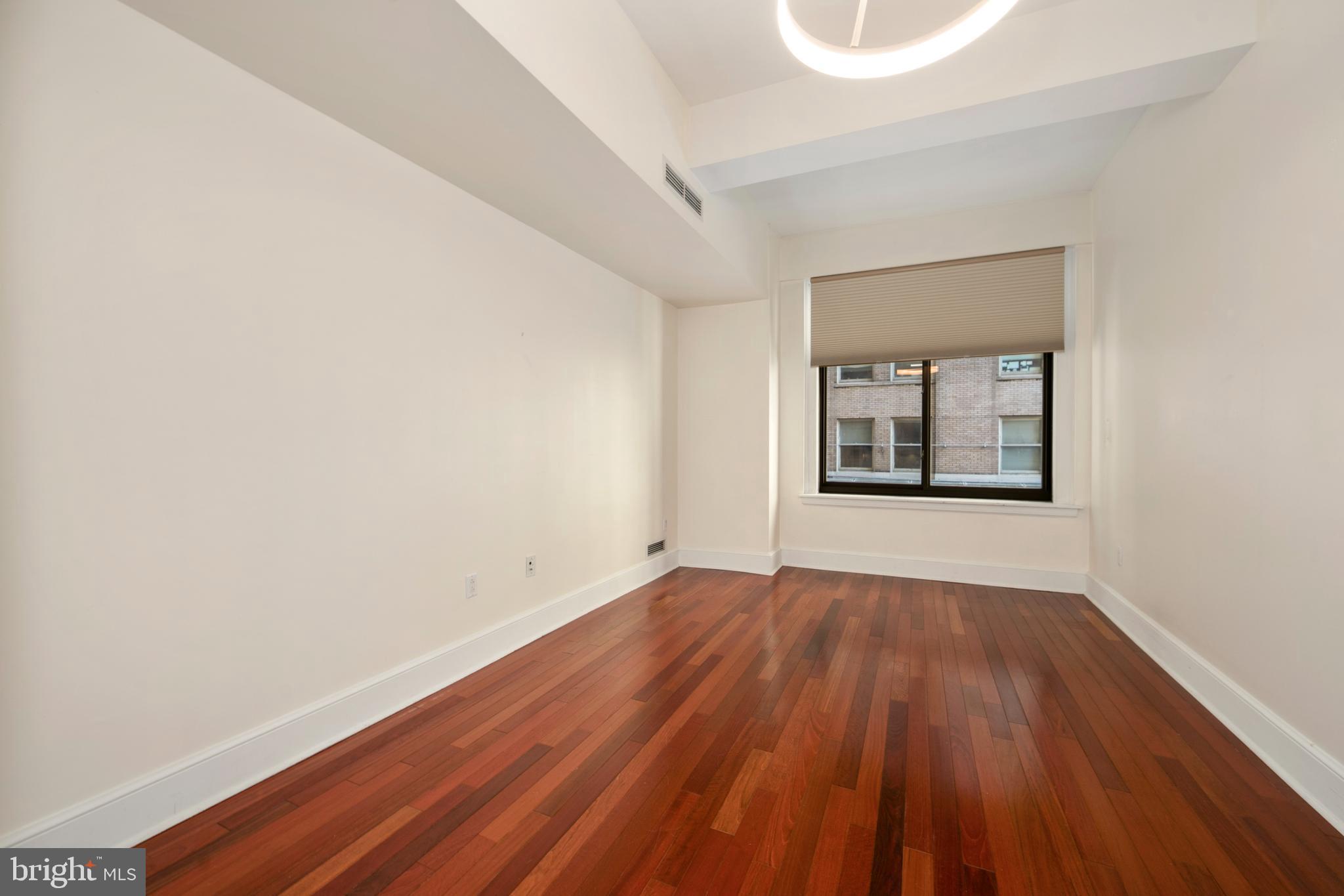 1500 CHESTNUT STREET 6D