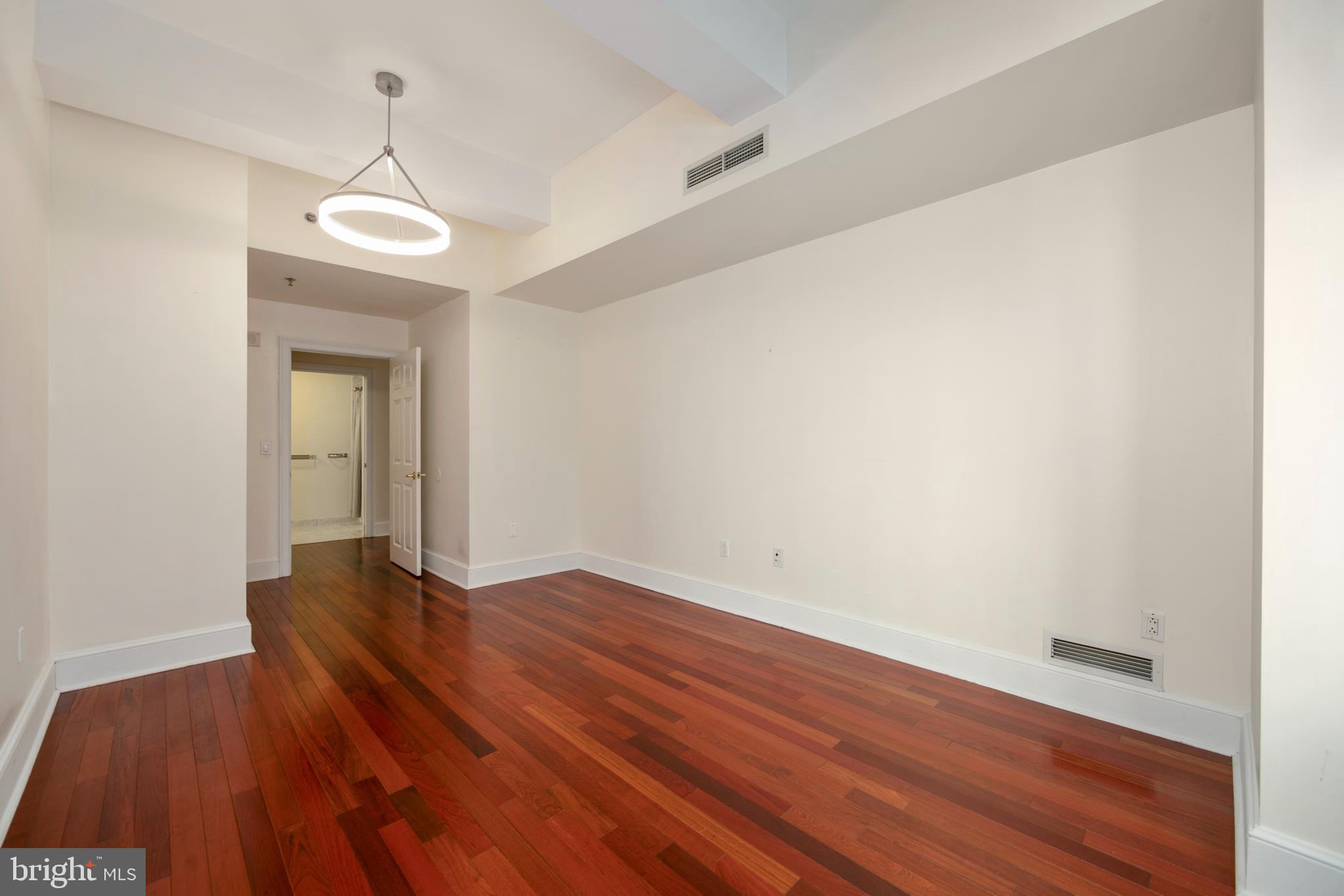 1500 CHESTNUT STREET 6D