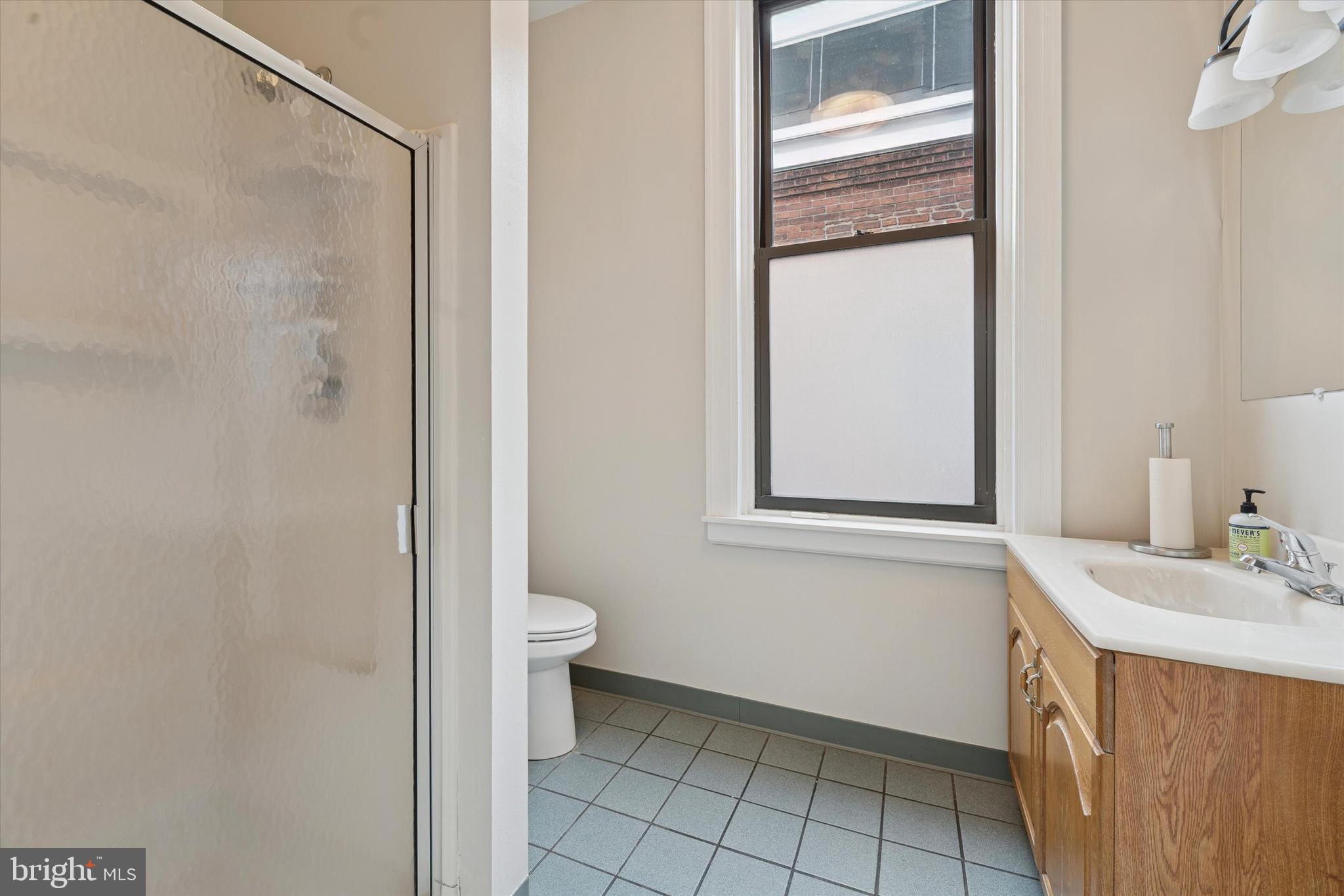 1427 W DIAMOND STREET