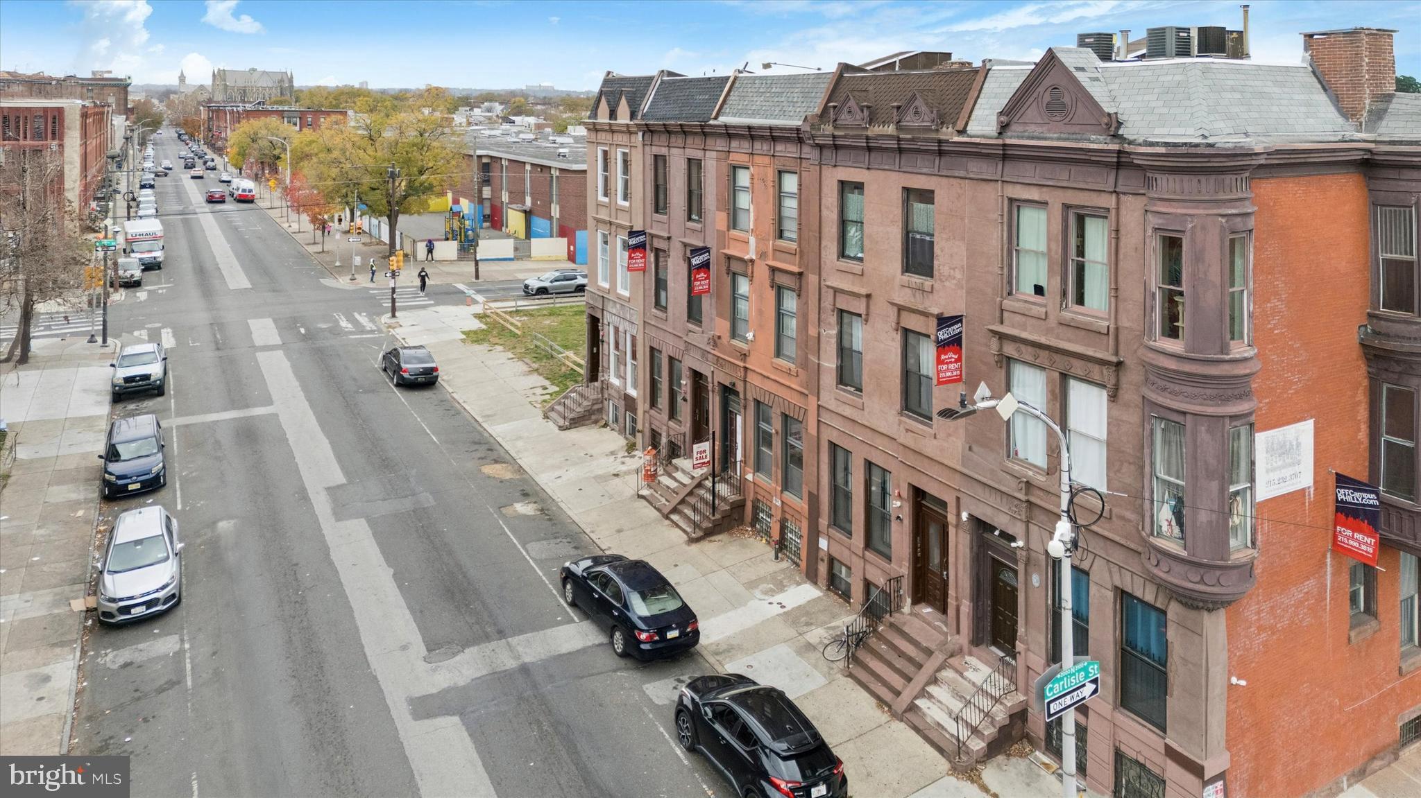 1427 W DIAMOND STREET