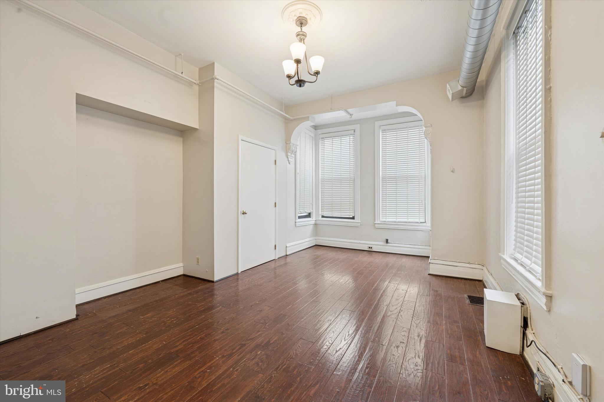 1427 W DIAMOND STREET