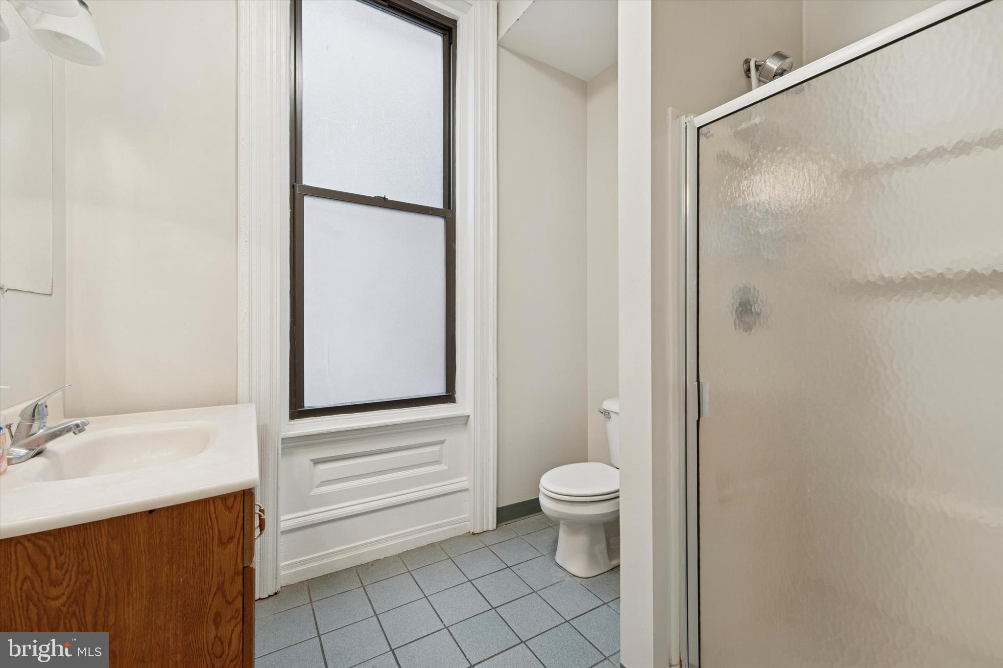 1427 W DIAMOND STREET