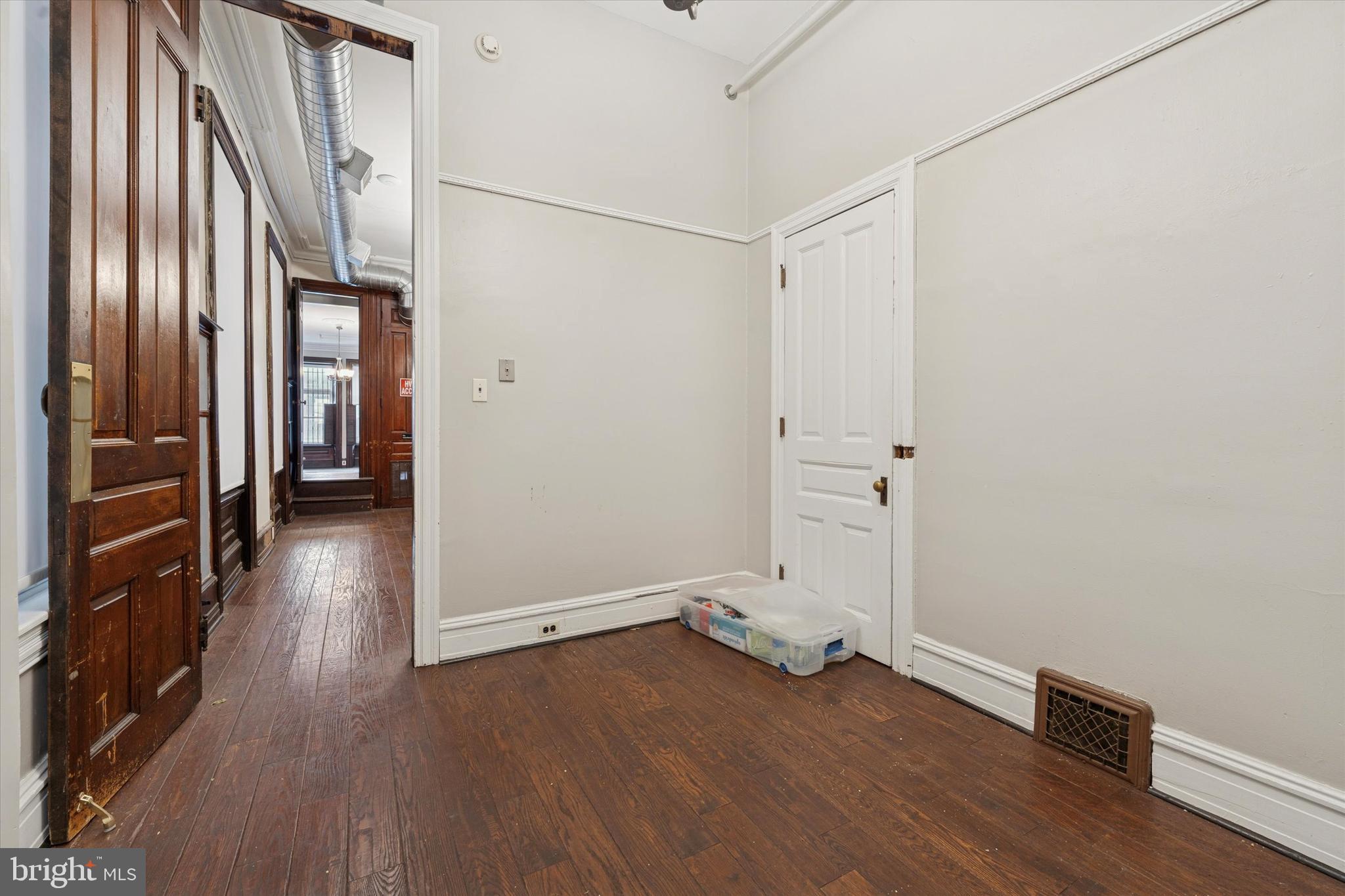 1427 W DIAMOND STREET