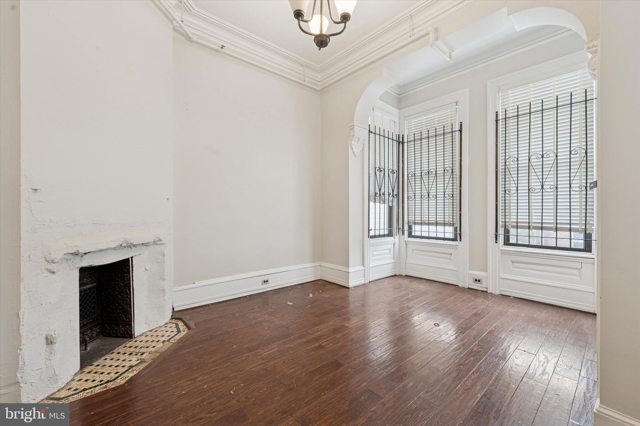 1427 W DIAMOND STREET