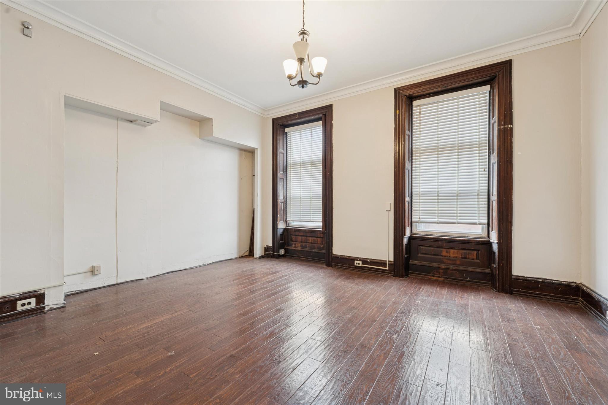 1427 W DIAMOND STREET