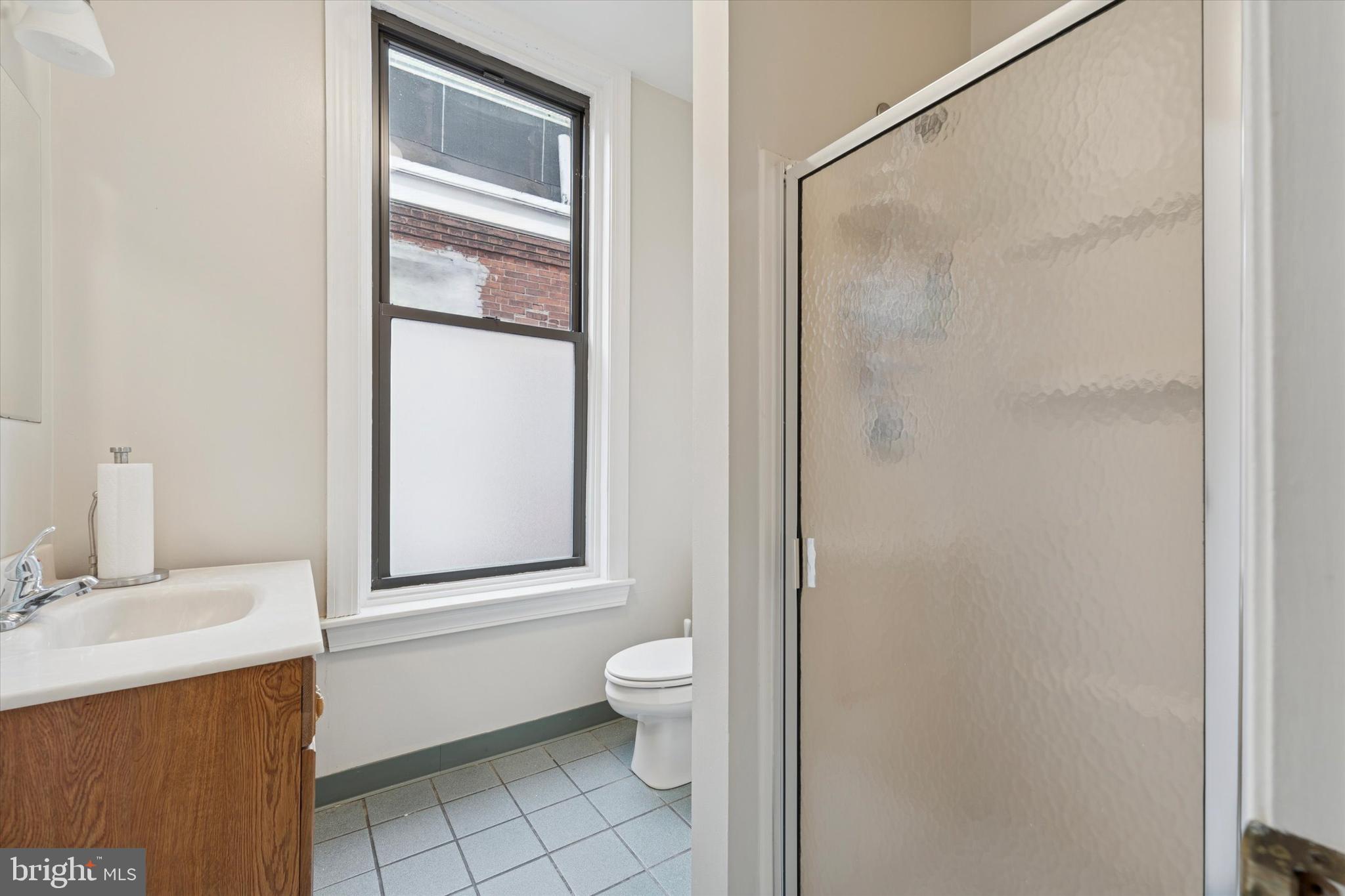 1427 W DIAMOND STREET