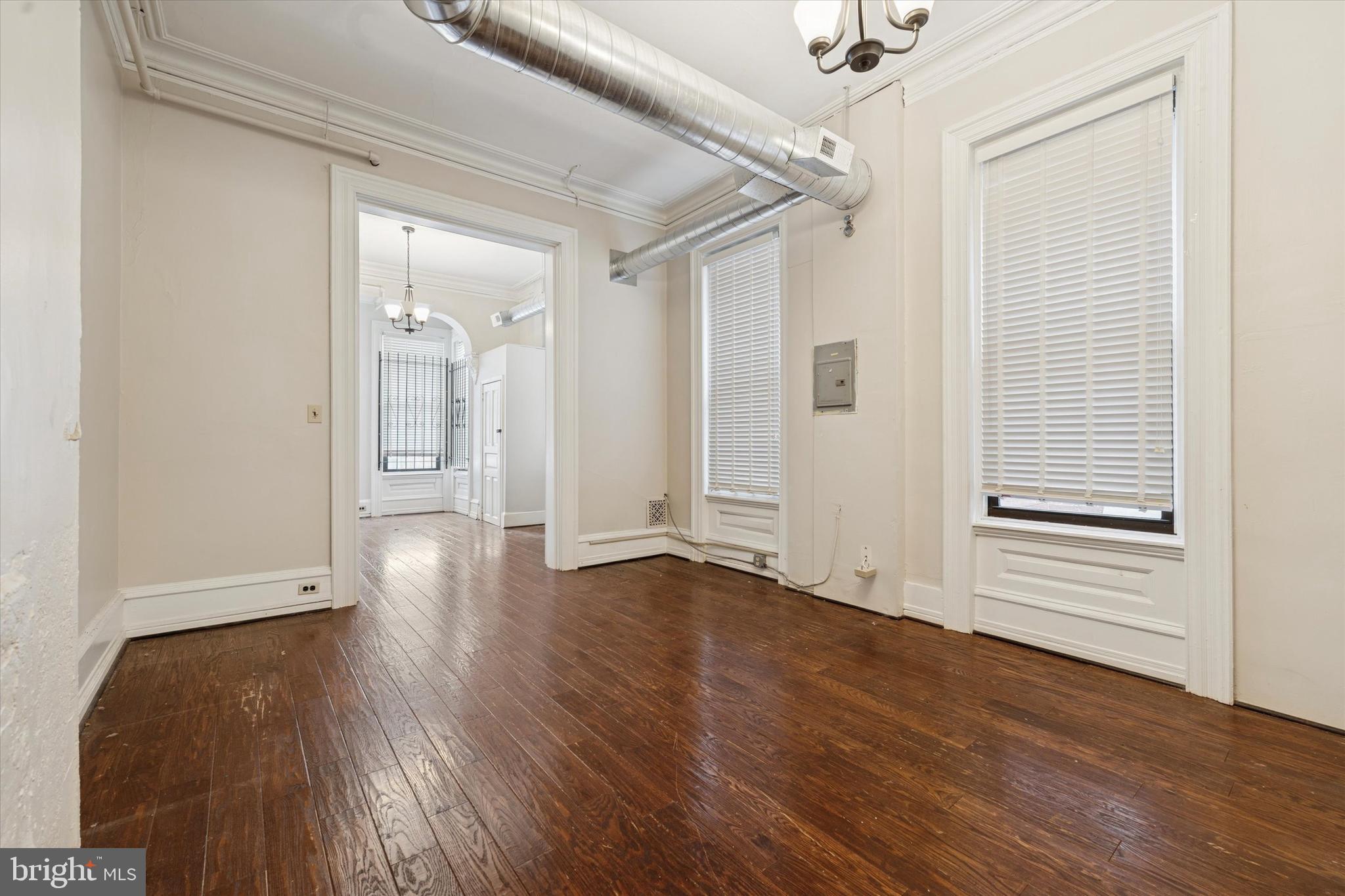 1427 W DIAMOND STREET