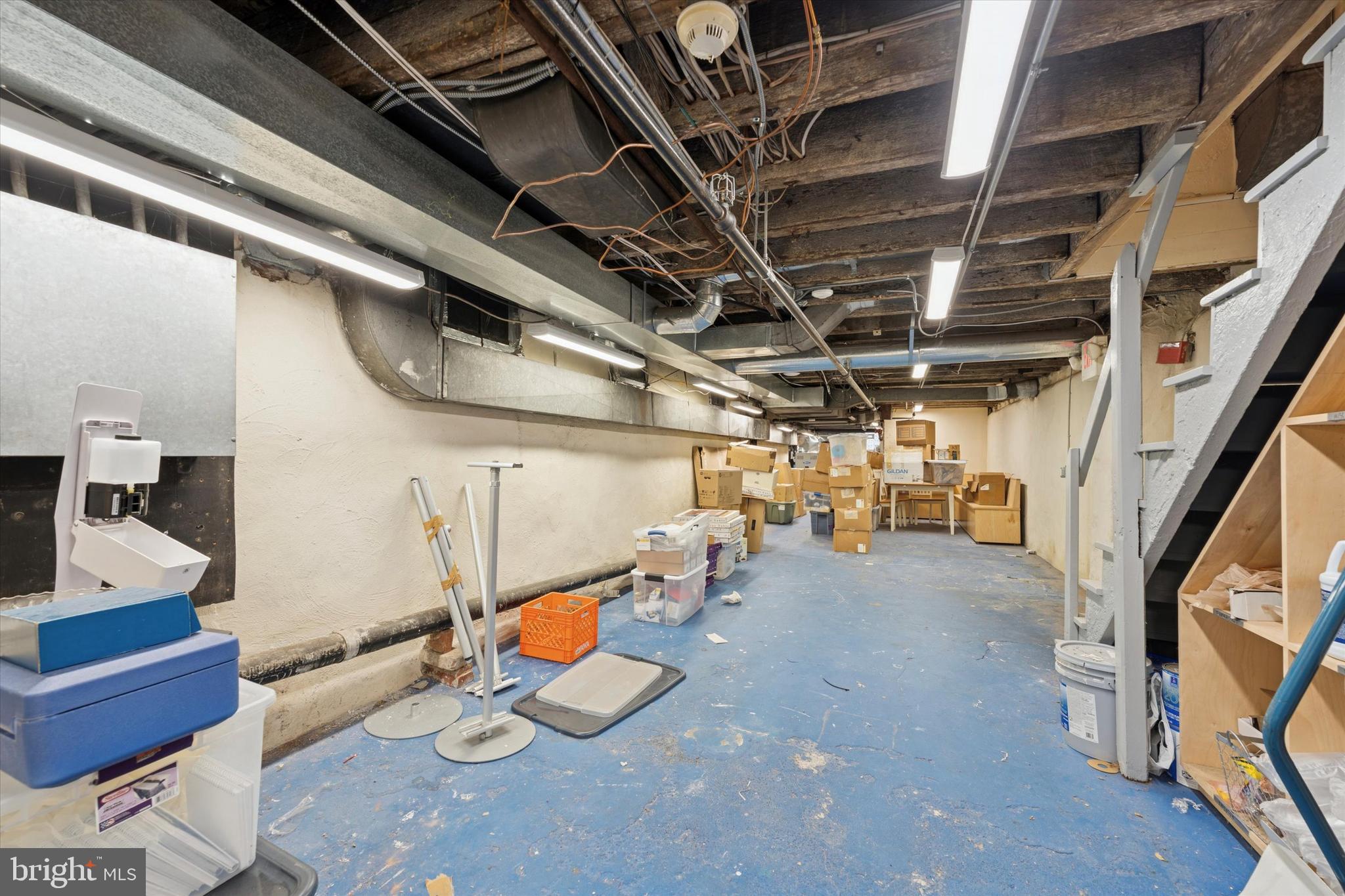 1427 W DIAMOND STREET