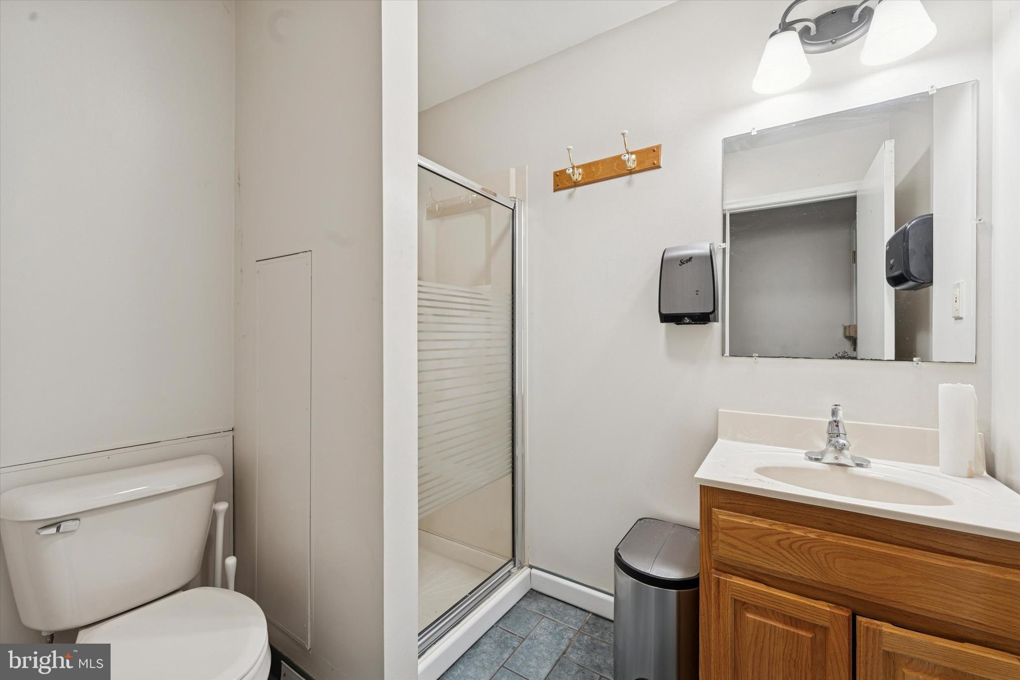 1427 W DIAMOND STREET