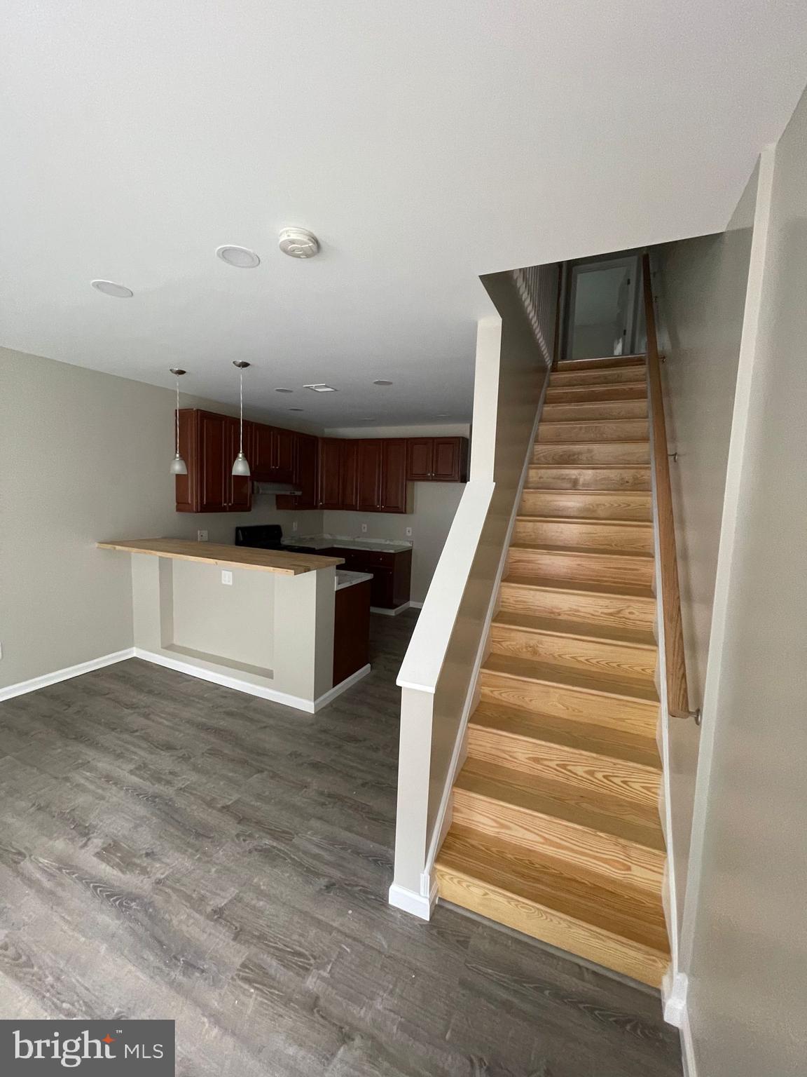 1405 W PACIFIC STREET