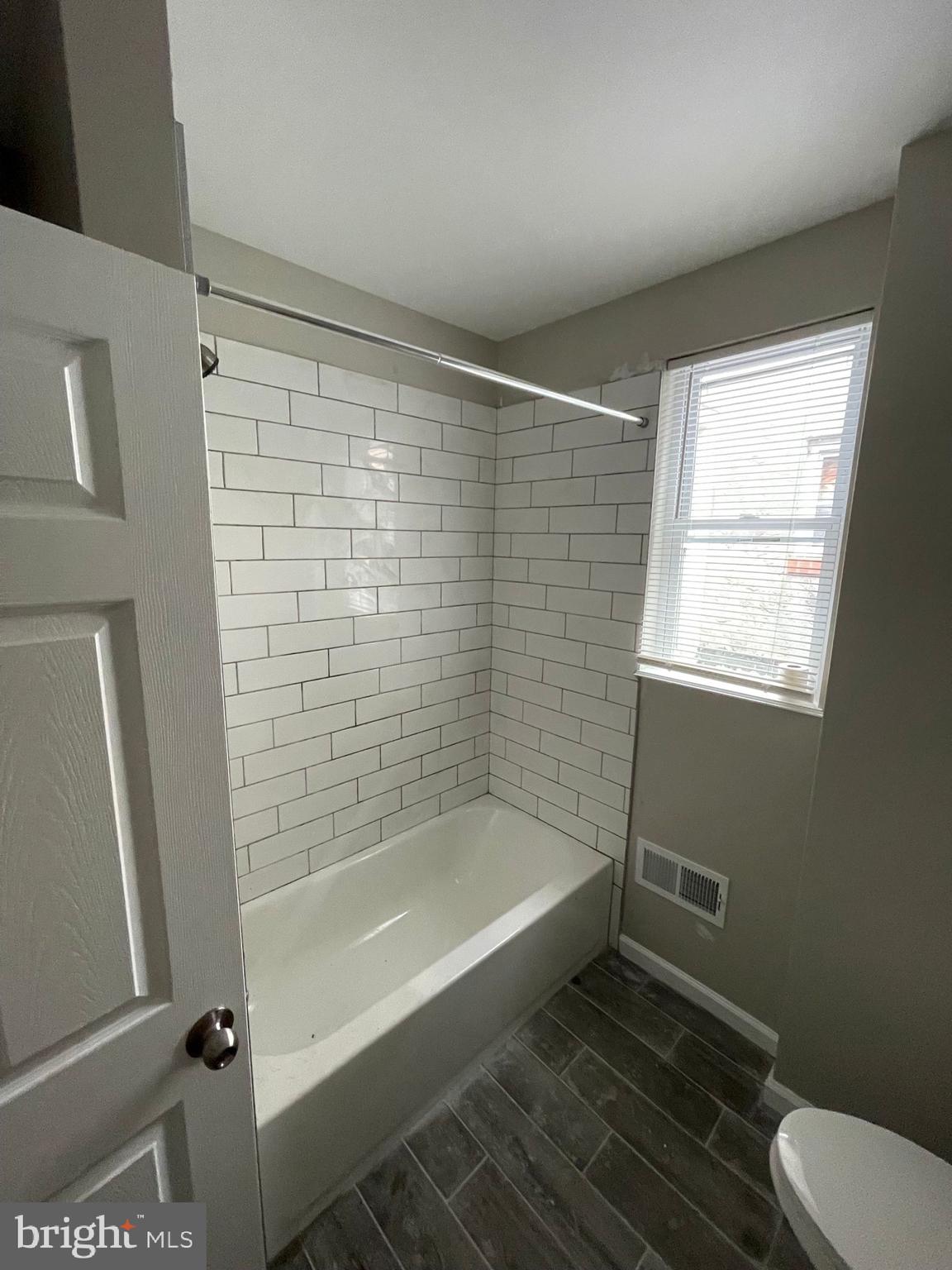 1405 W PACIFIC STREET